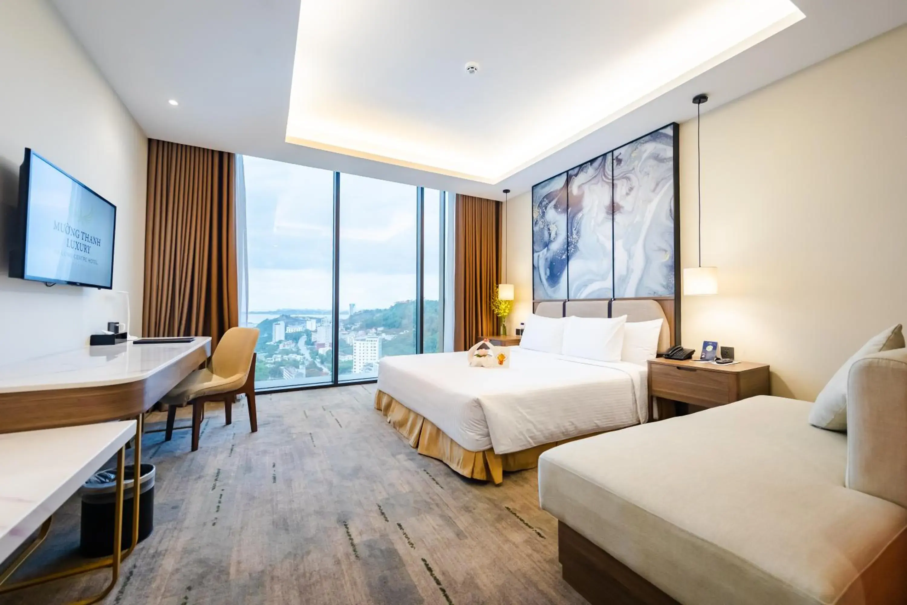 Bedroom, Bed in Muong Thanh Luxury Ha Long Centre Hotel Bedroom, Bed in Muong Thanh Luxury Ha Long Centre Hotel