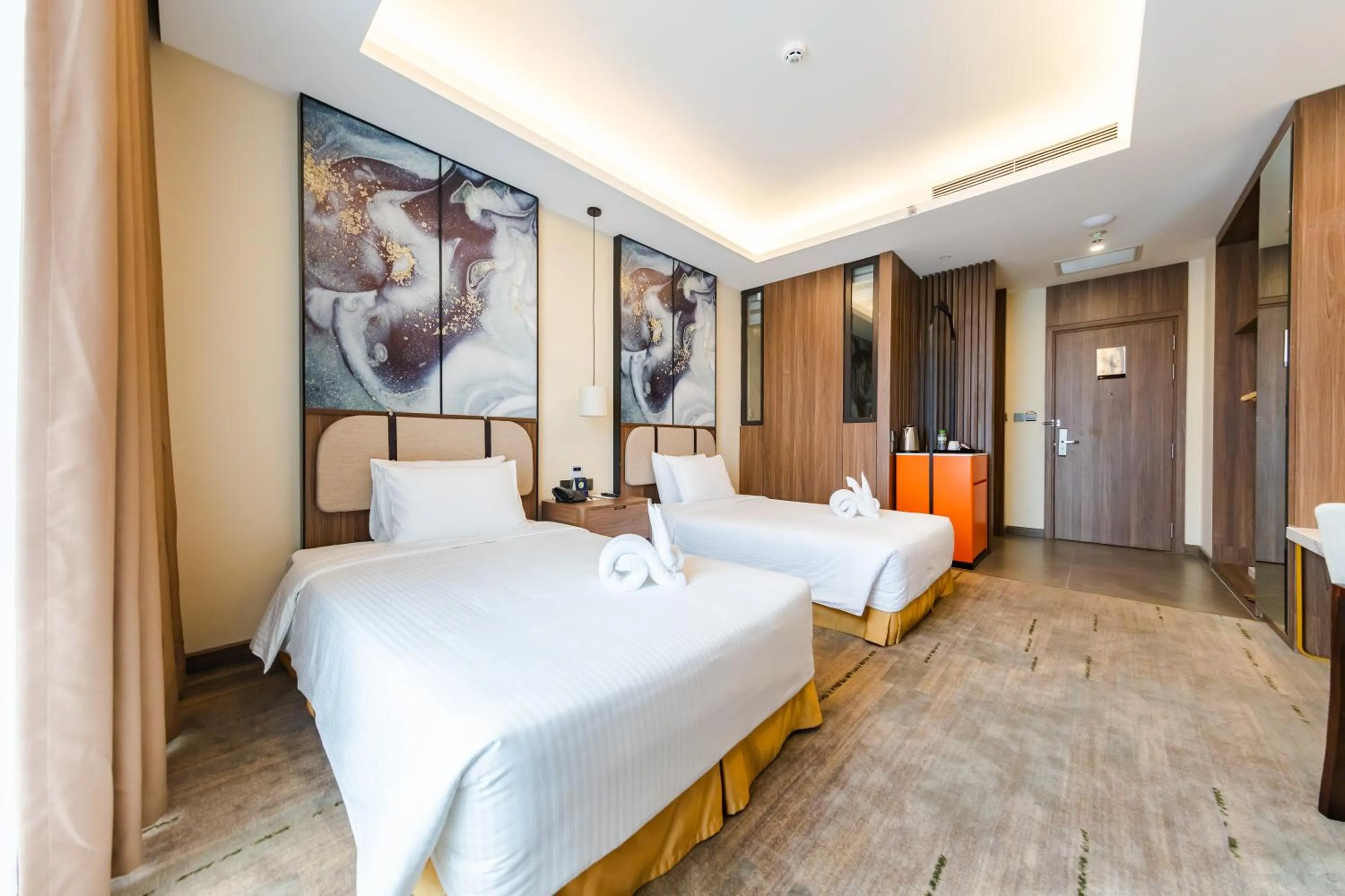 Bedroom, Bed in Muong Thanh Luxury Ha Long Centre Hotel