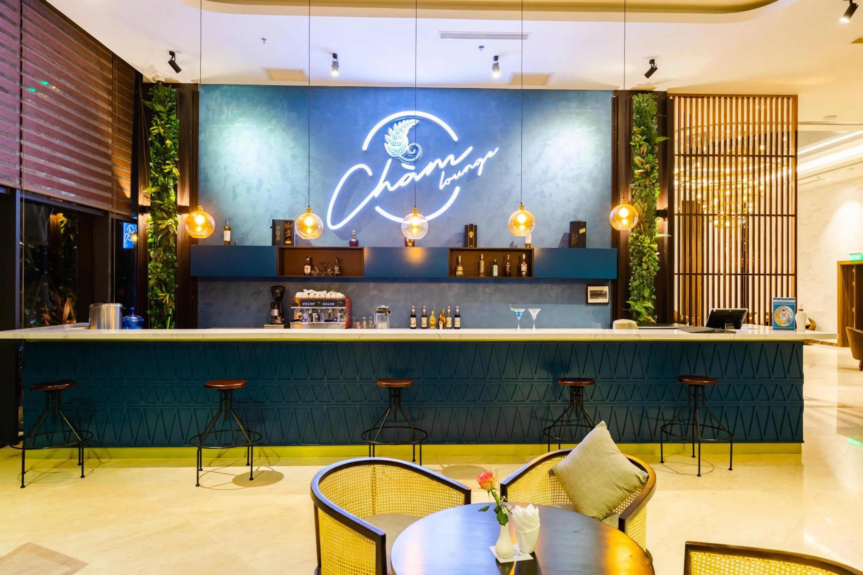 Lounge or bar in Muong Thanh Luxury Ha Long Centre Hotel