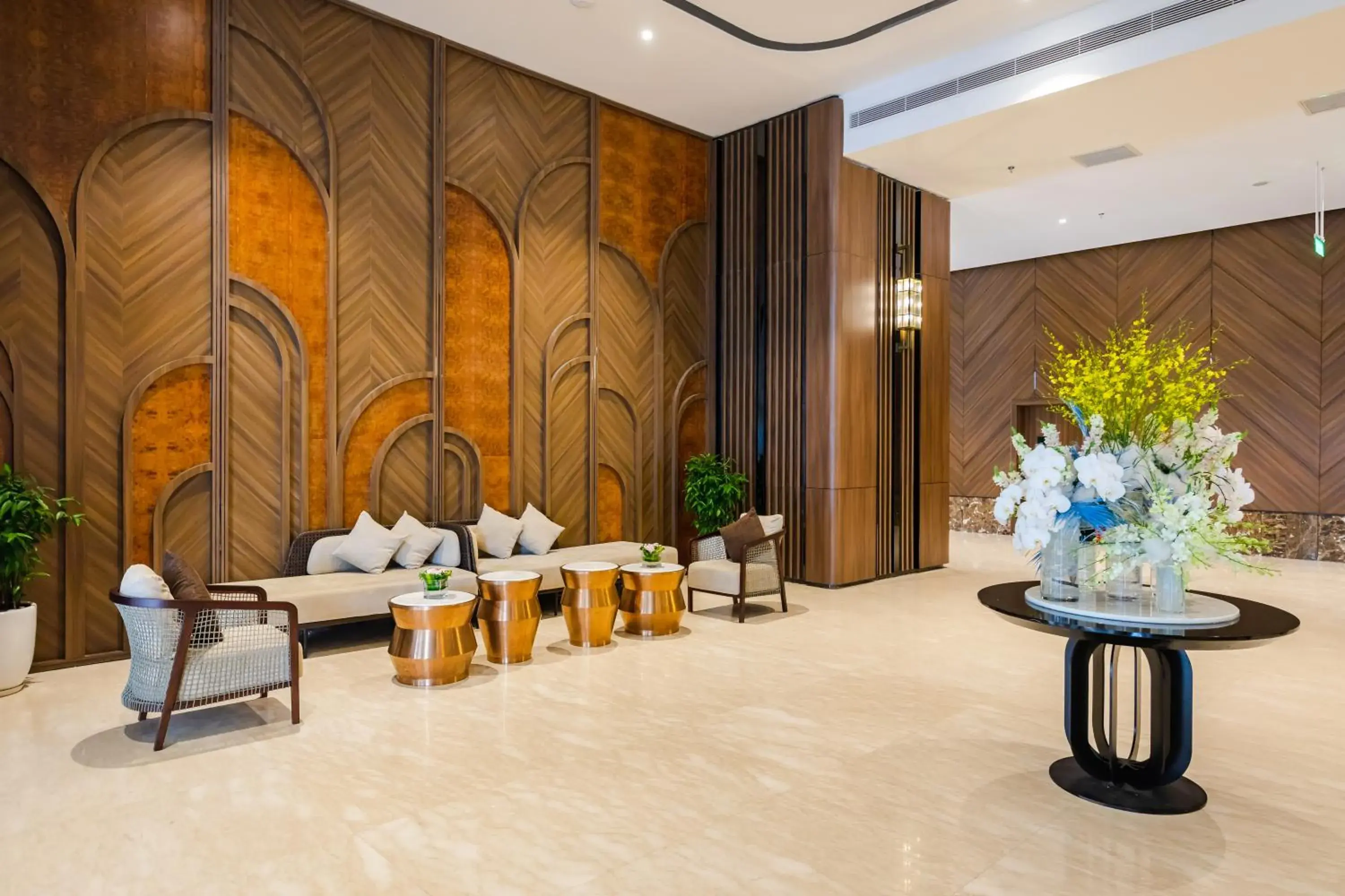 Lobby or reception in Muong Thanh Luxury Ha Long Centre Hotel Lobby or reception in Muong Thanh Luxury Ha Long Centre Hotel