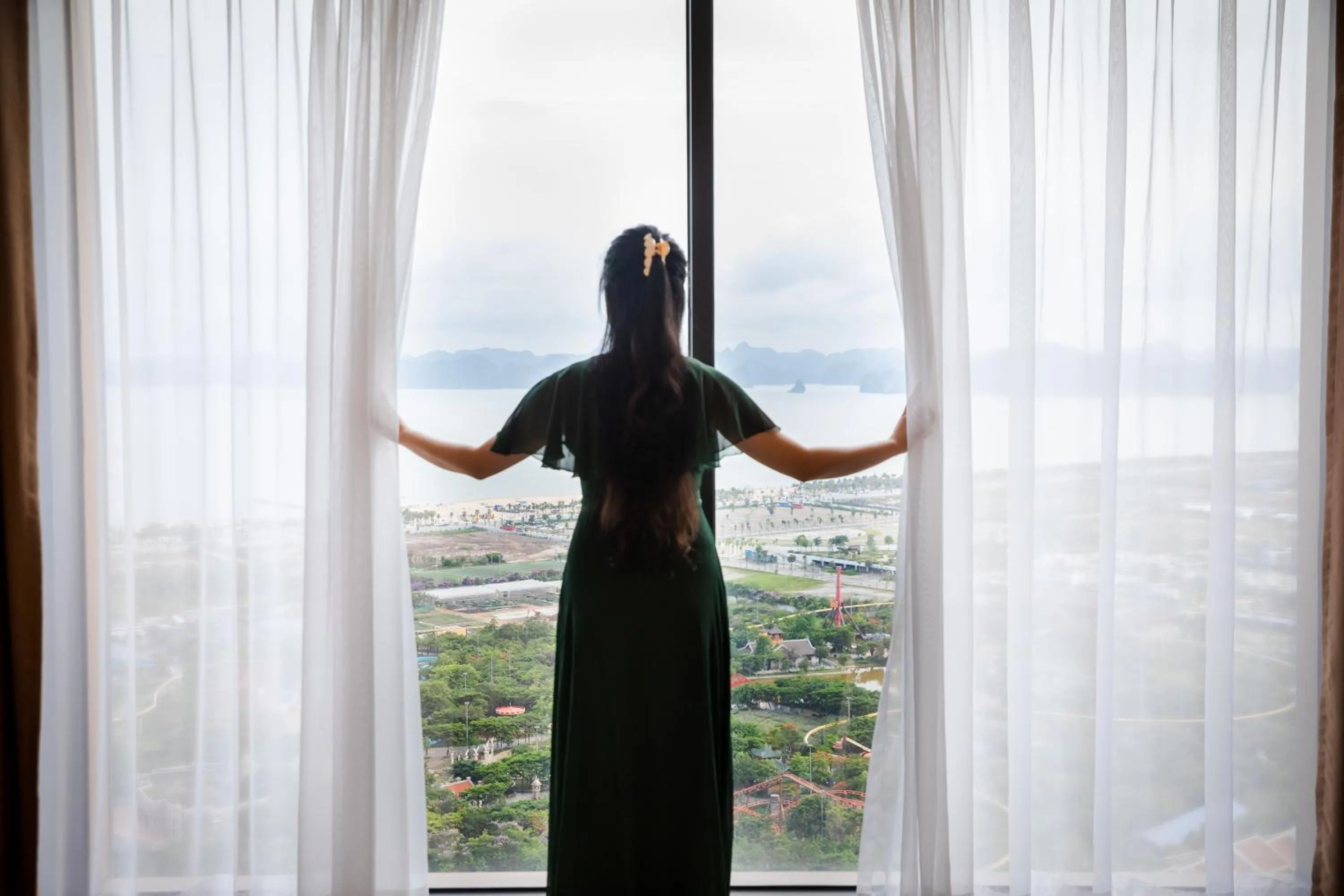 Bedroom in Muong Thanh Luxury Ha Long Centre Hotel