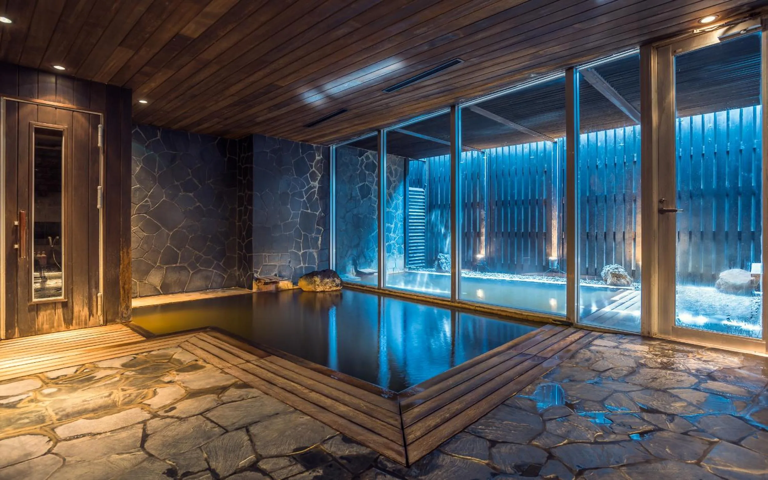 Hot Spring Bath in The Vale Niseko