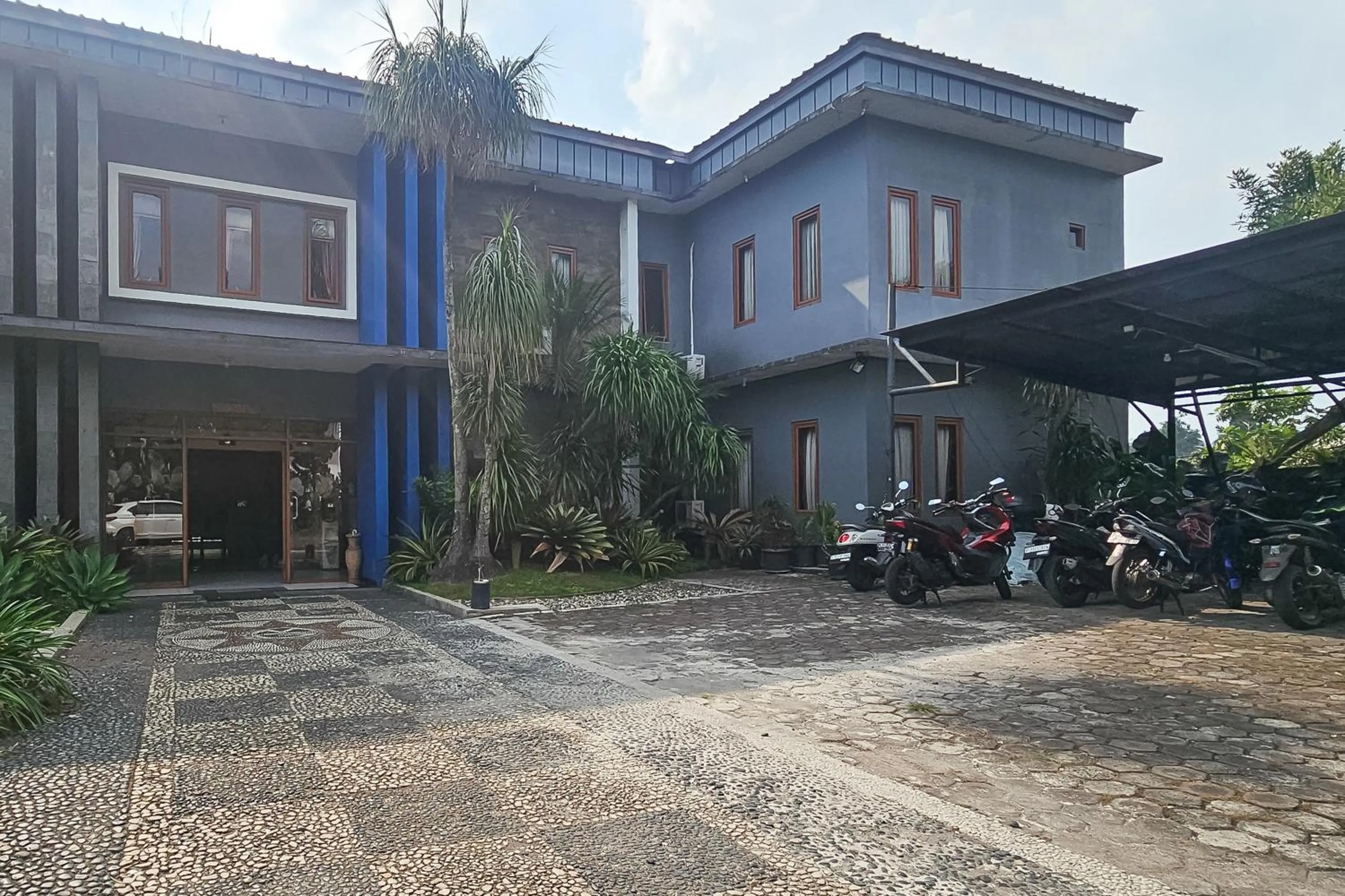 Facade/entrance in Urbanview My Grand Hotel Bogor