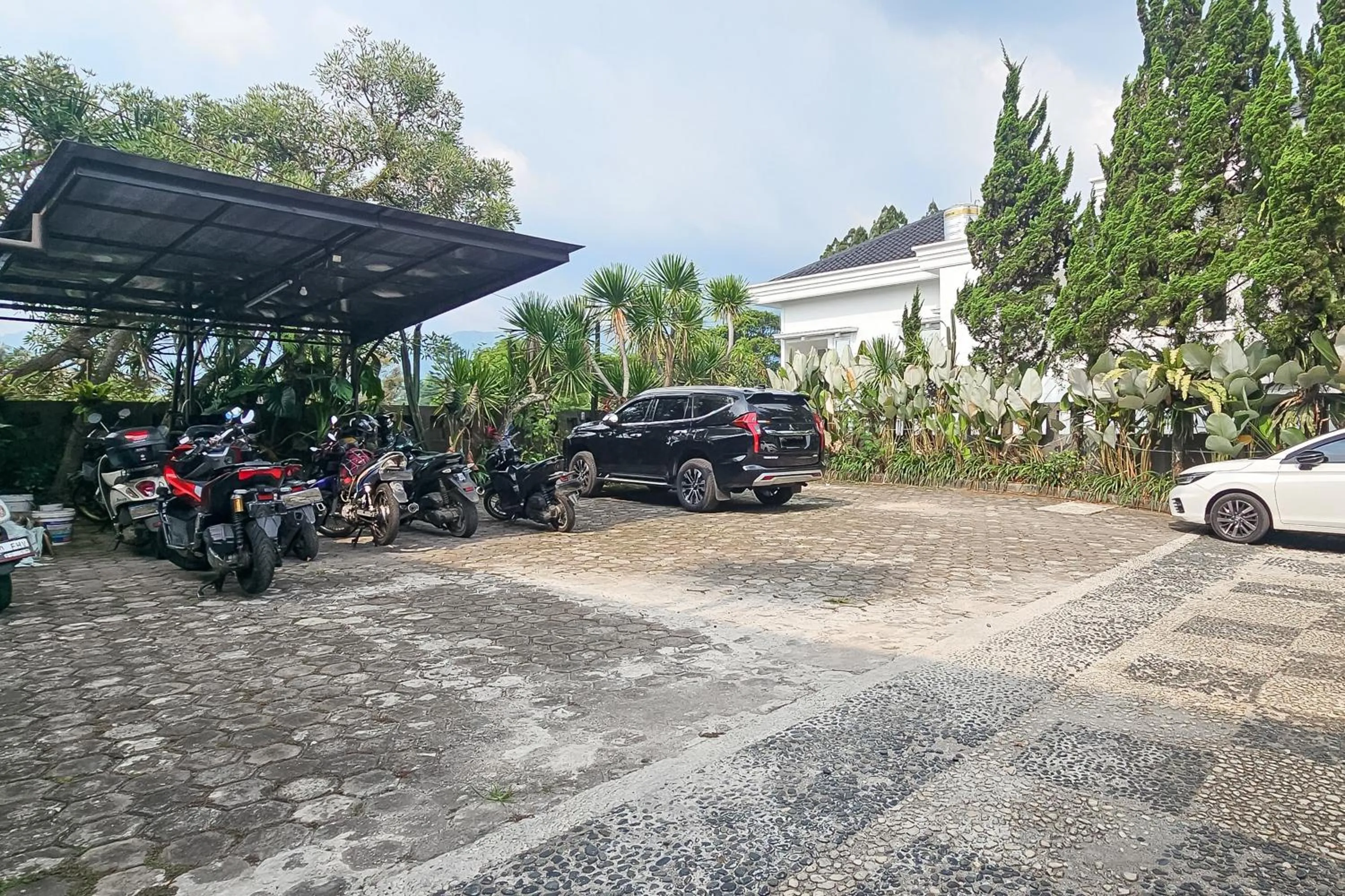 Parking in Urbanview My Grand Hotel Bogor