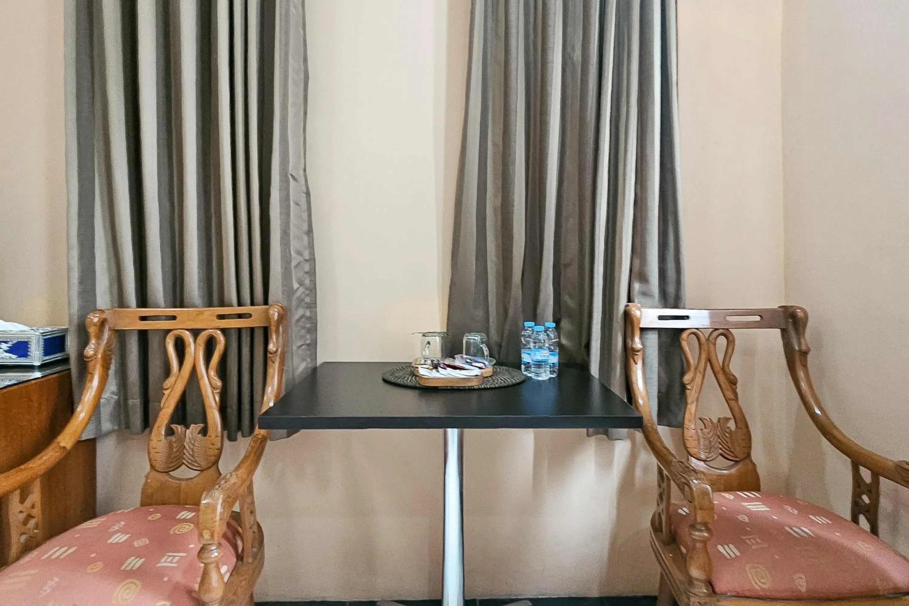 Seating area in Urbanview My Grand Hotel Bogor