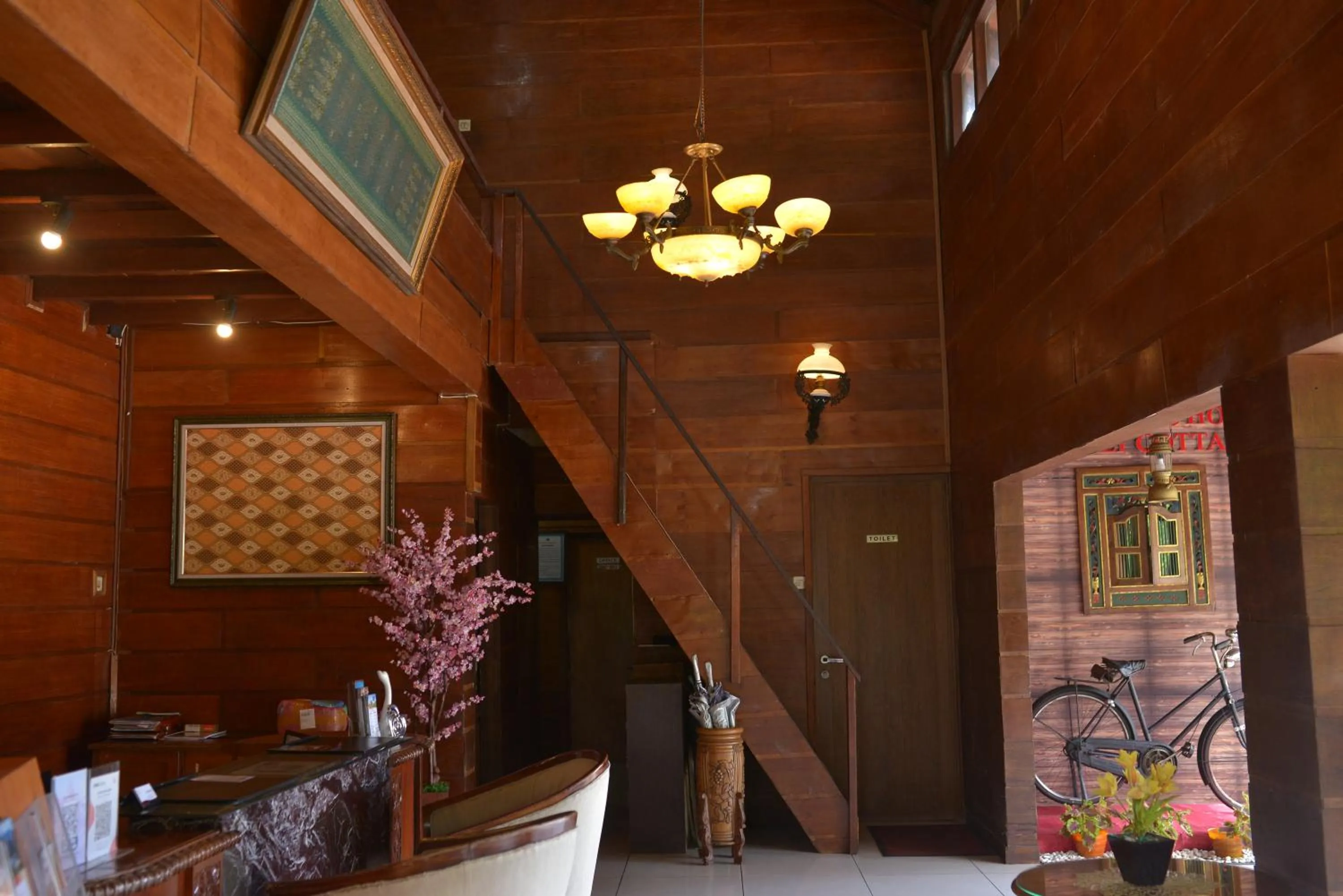 Lobby or reception in Citra Cikopo Hotel & Family Cottages