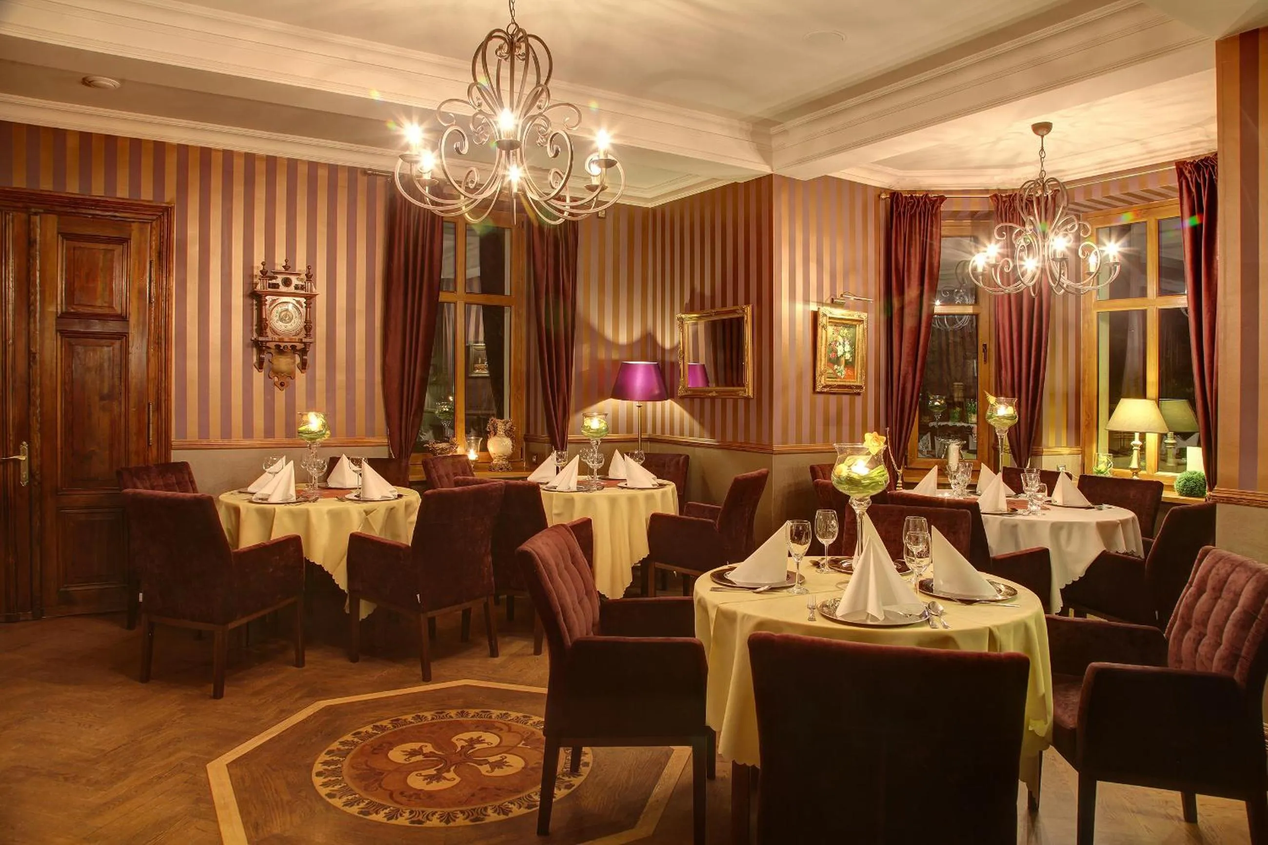 Restaurant/places to eat in Restauracja RETRO