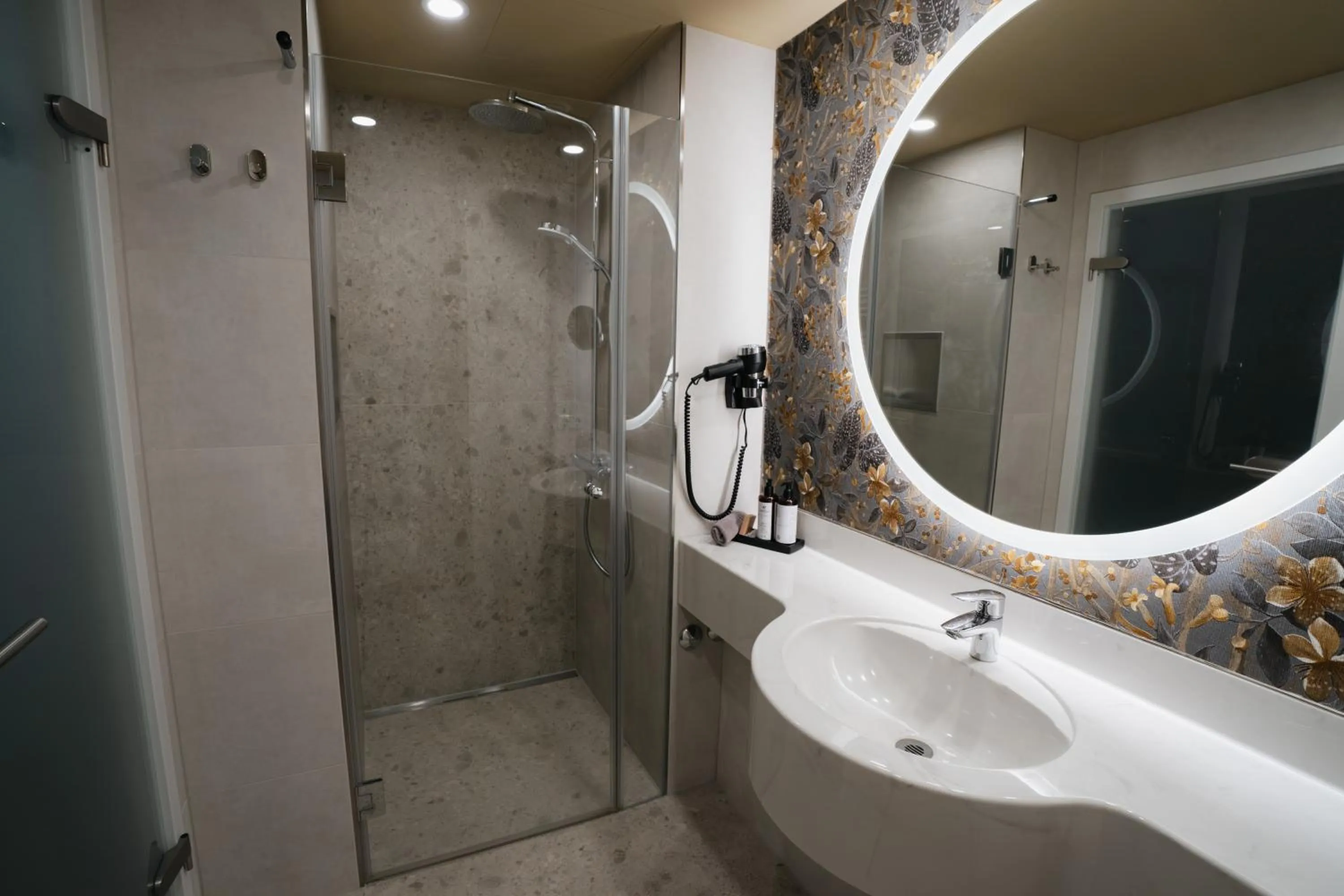 Photo of the whole room in Ringhotel Niedersachsen