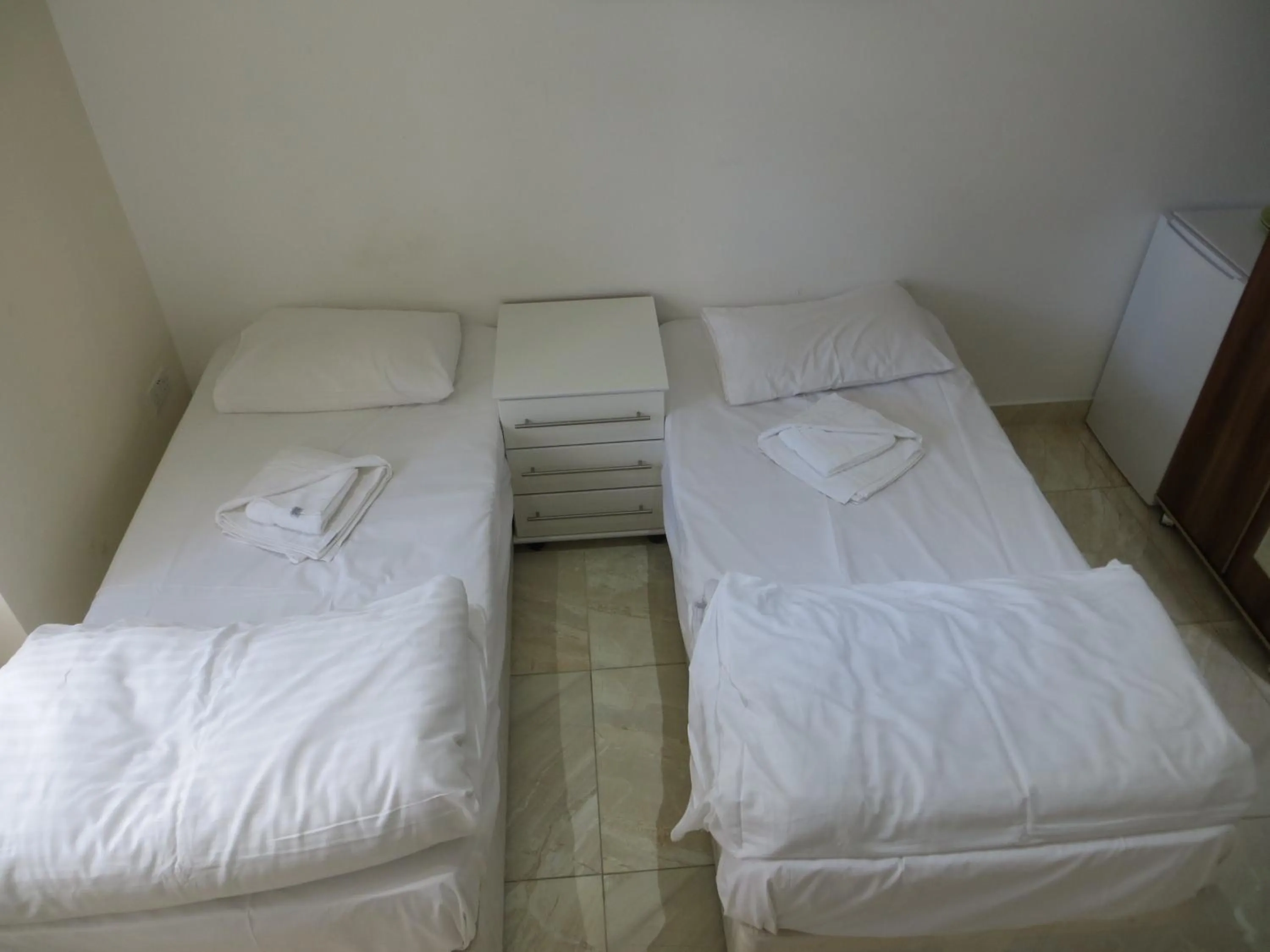 Photo of the whole room in Abercorn House