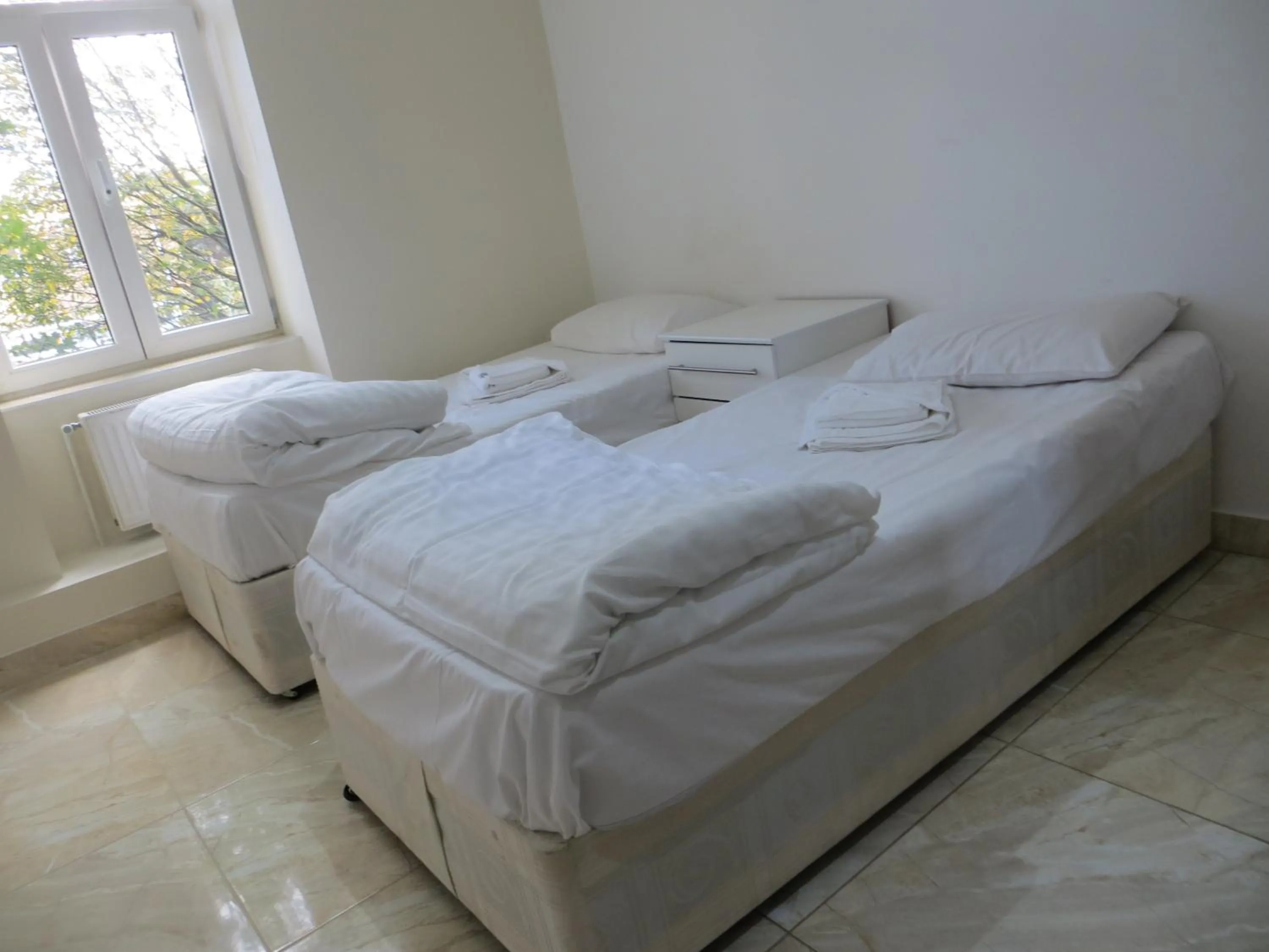 Photo of the whole room in Abercorn House