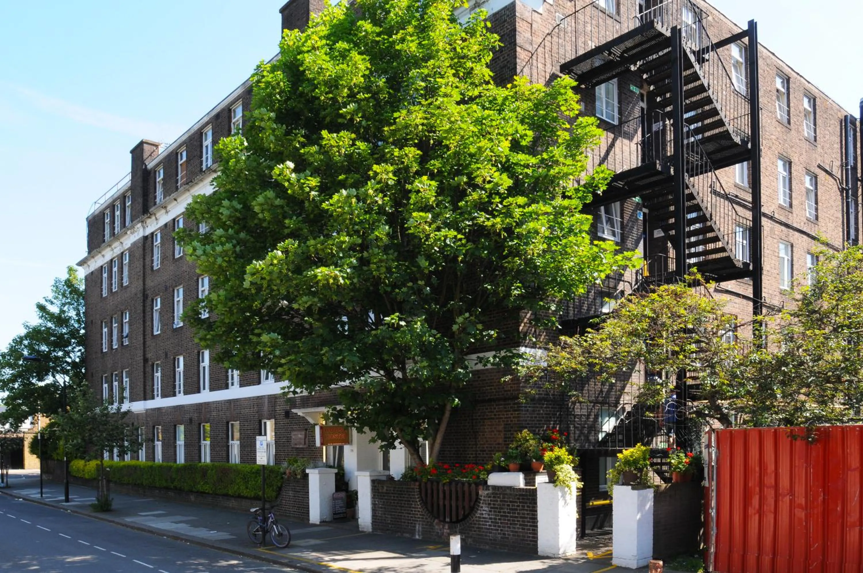 Facade/entrance, Property Building in Abercorn House