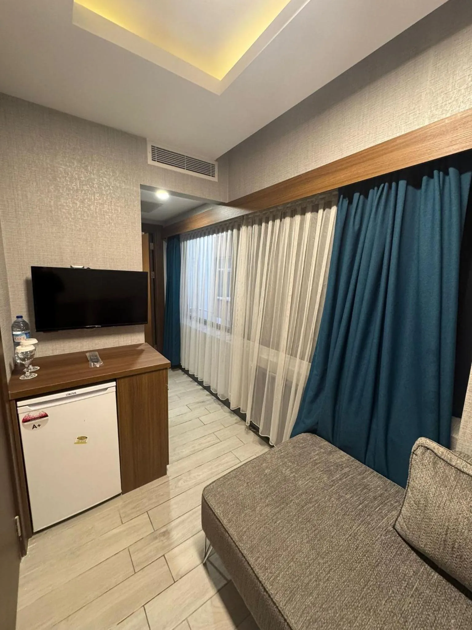 Living room, Bed in GOLAZ SUİT OTEL