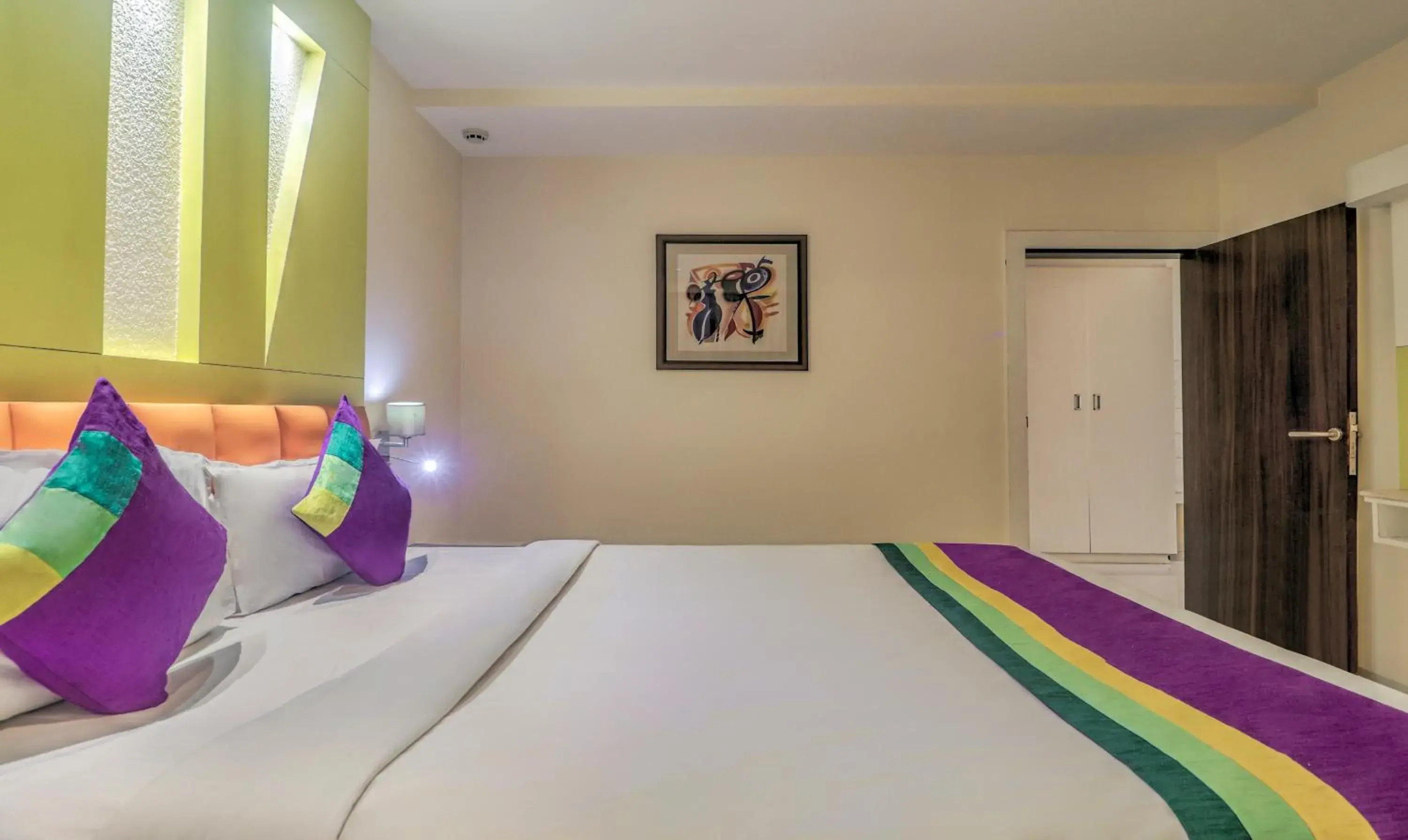 Bedroom, Bed in Treebo Premium Metropolis Bedroom, Bed in Treebo Premium Metropolis