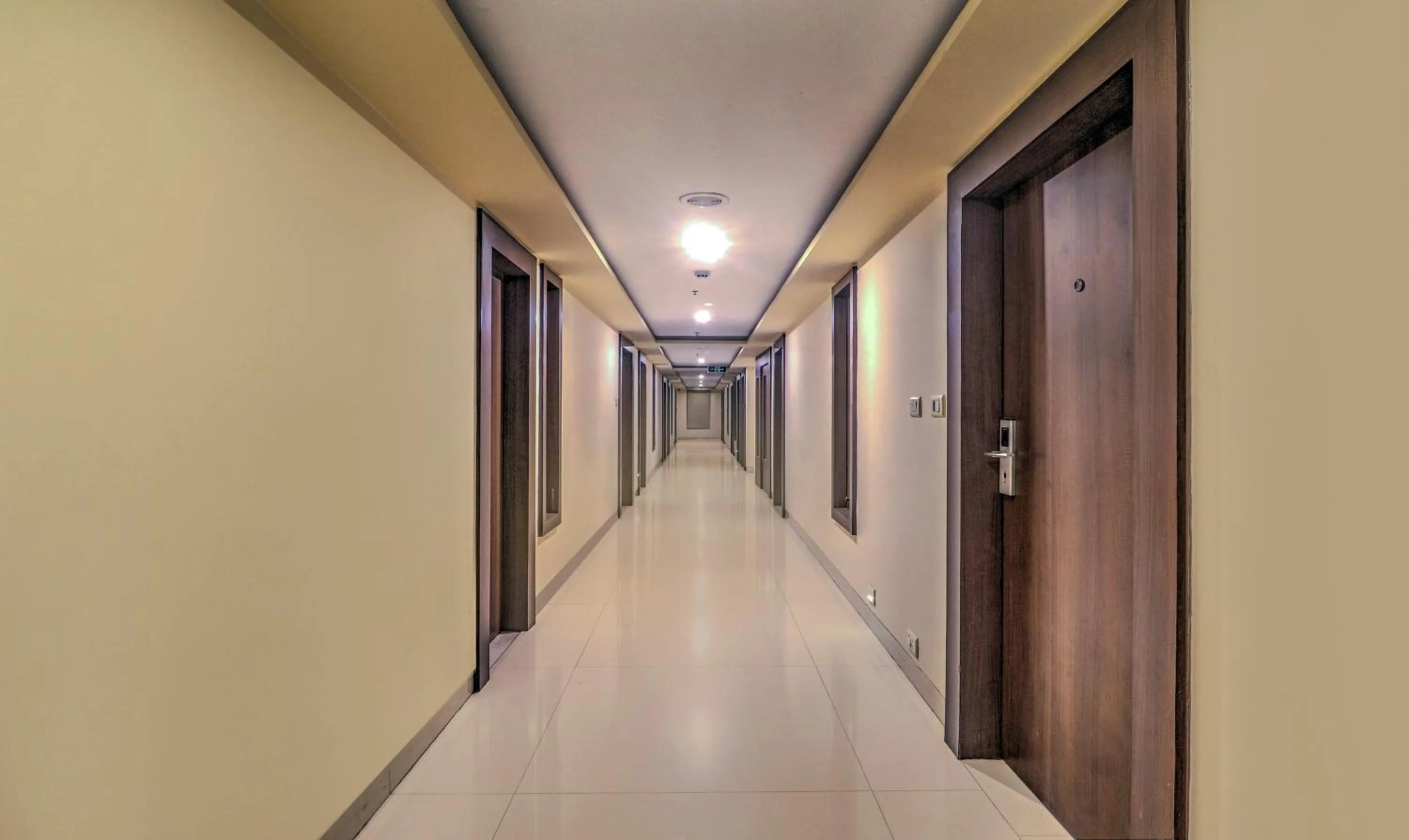 Lobby or reception in Treebo Premium Metropolis