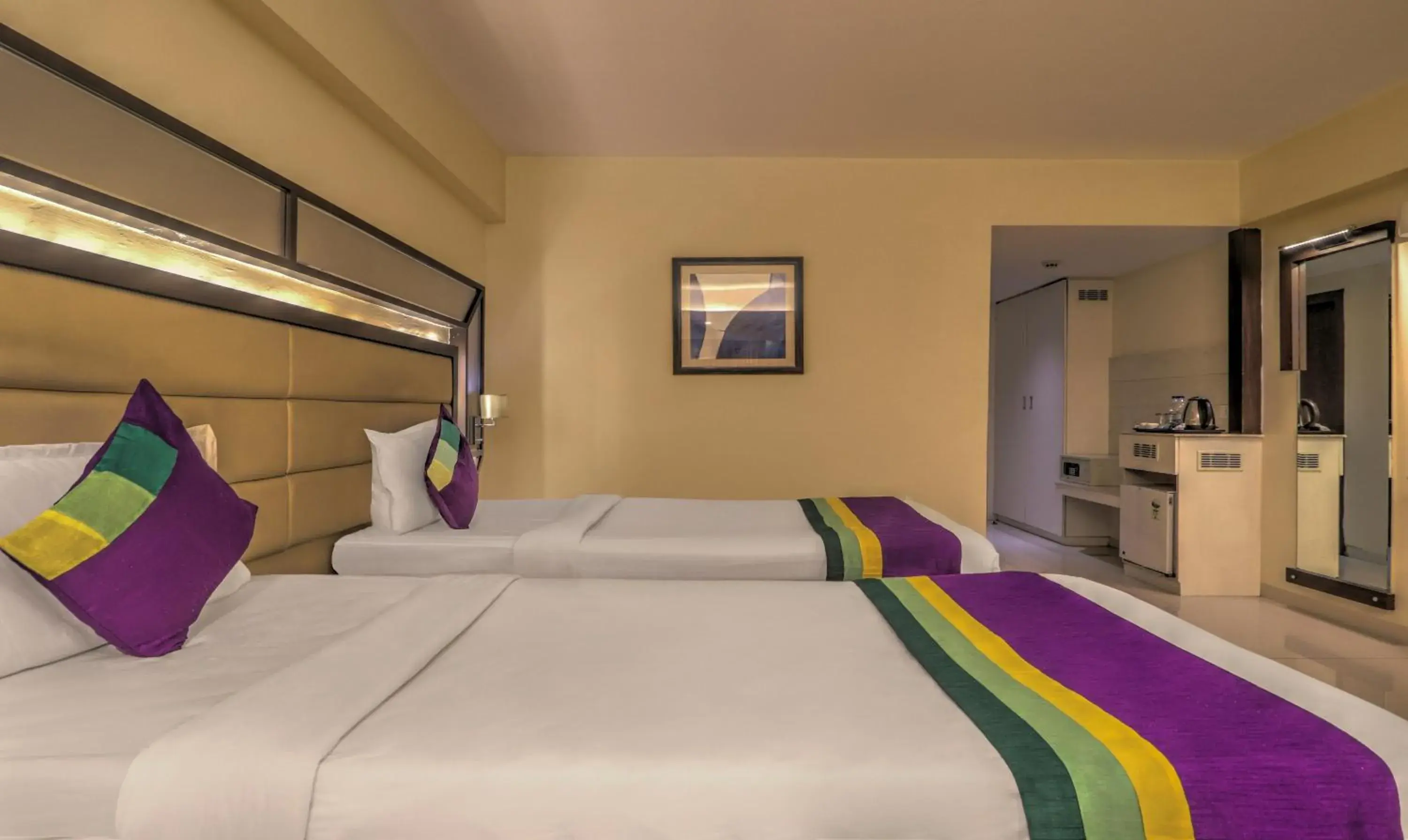 Bedroom, Bed in Treebo Premium Metropolis Bedroom, Bed in Treebo Premium Metropolis