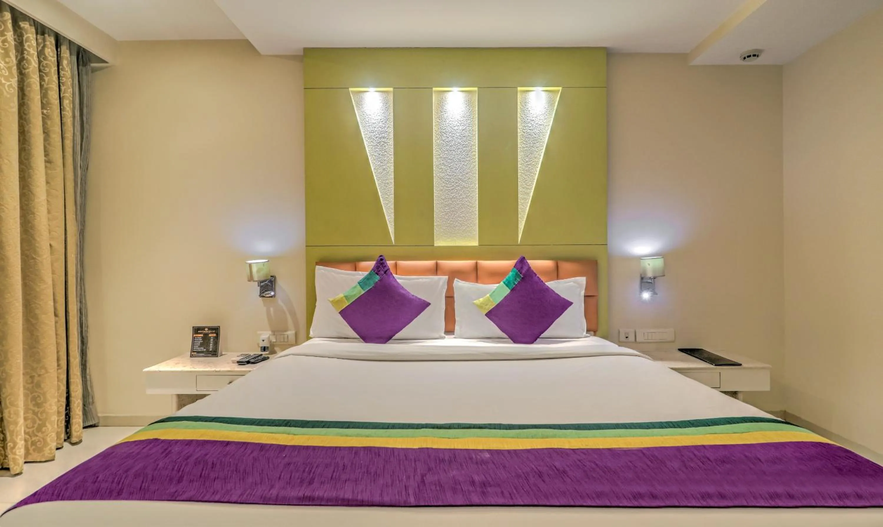 Bedroom, Bed in Treebo Premium Metropolis