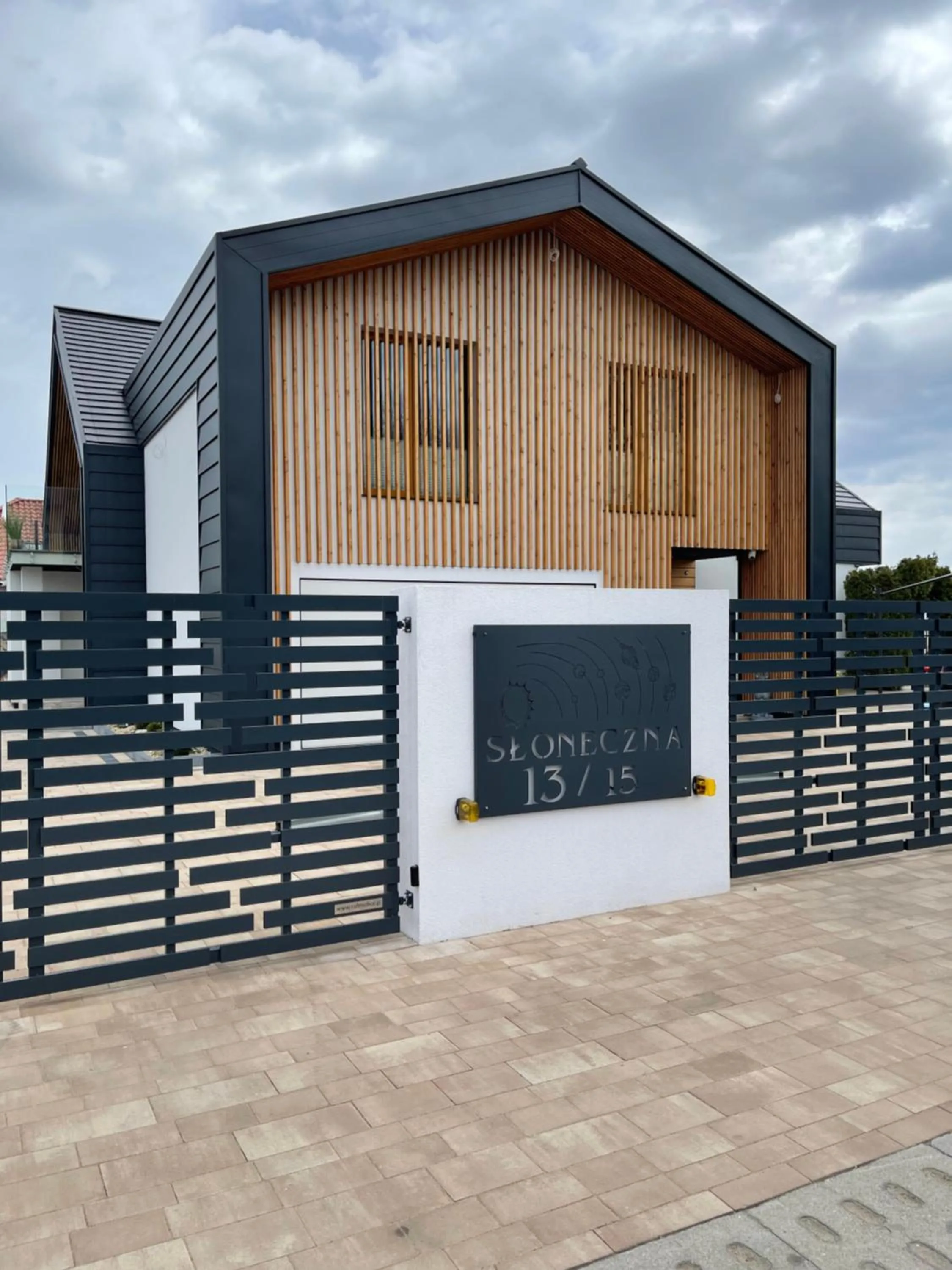 Facade/entrance in Nova Apartamenty Rewa