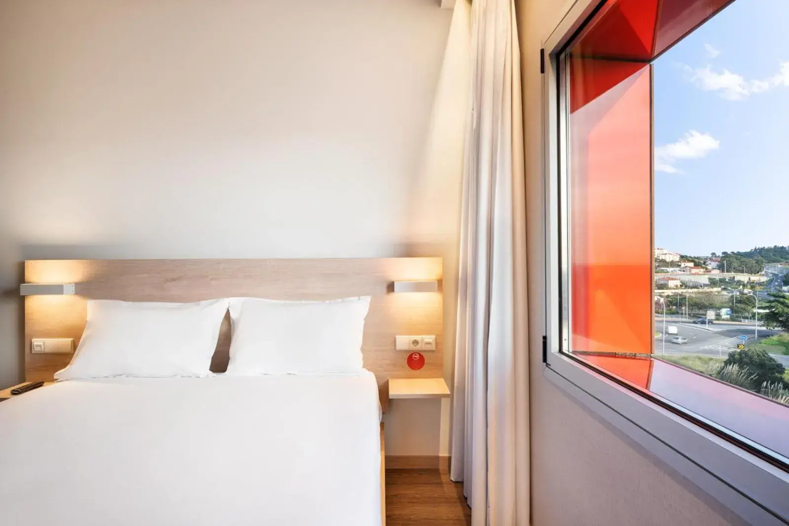 Bed in Moov Hotel Oeiras Bed in Moov Hotel Oeiras