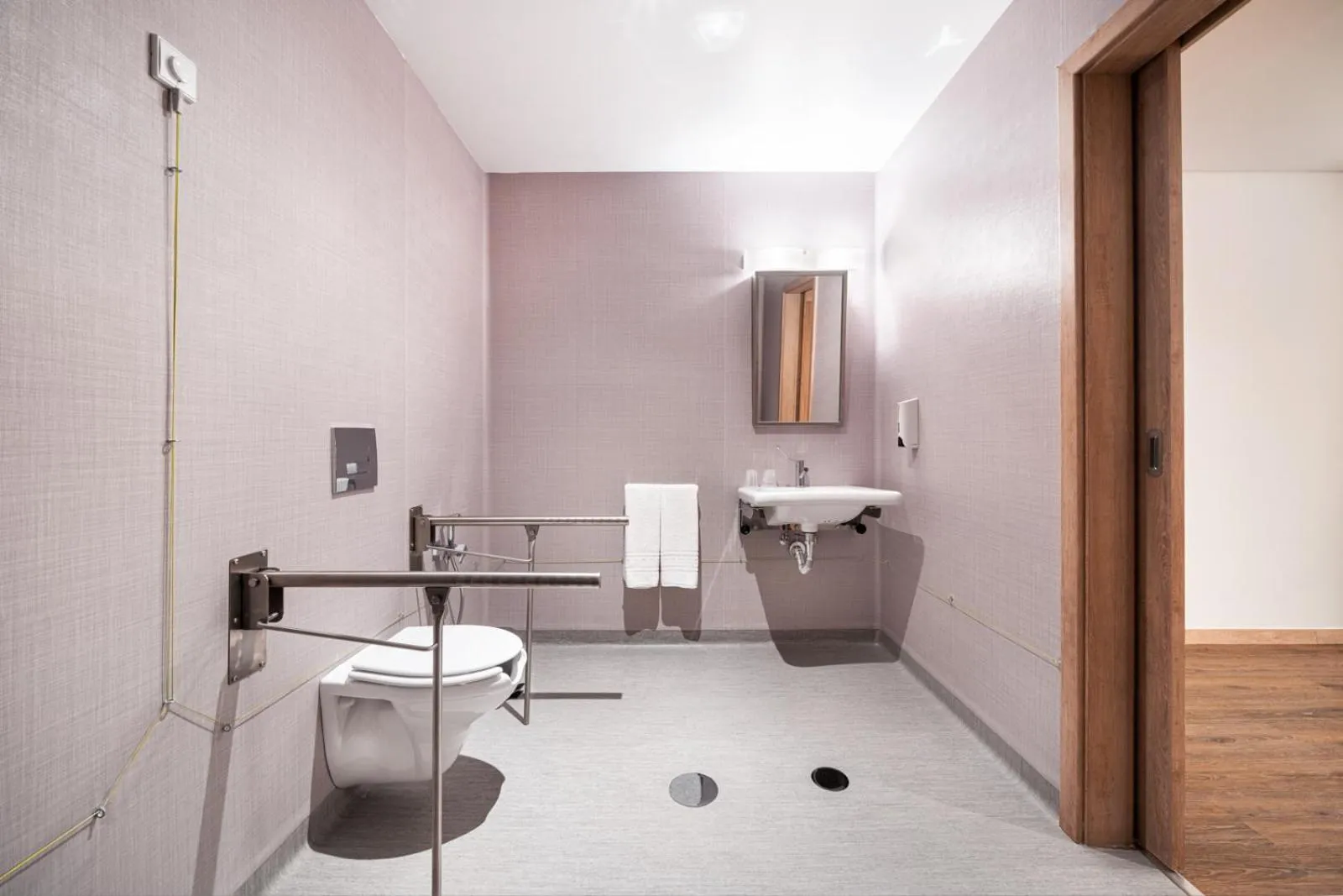 Bathroom in Moov Hotel Oeiras