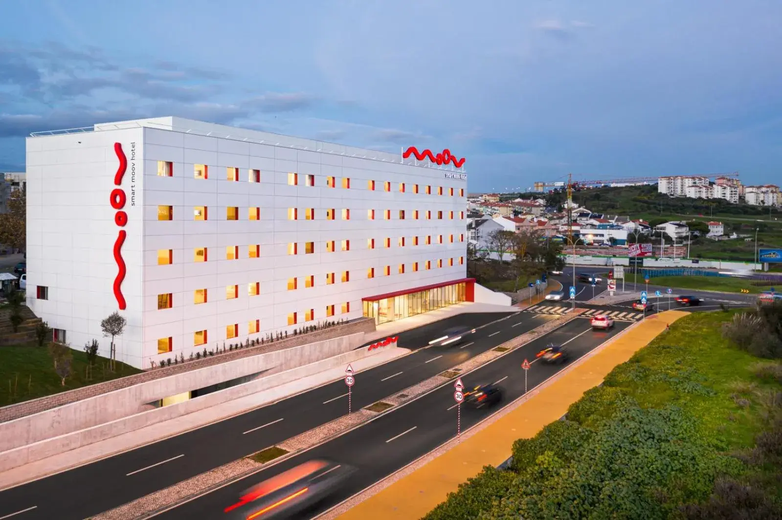 Facade/entrance in Moov Hotel Oeiras Facade/entrance in Moov Hotel Oeiras