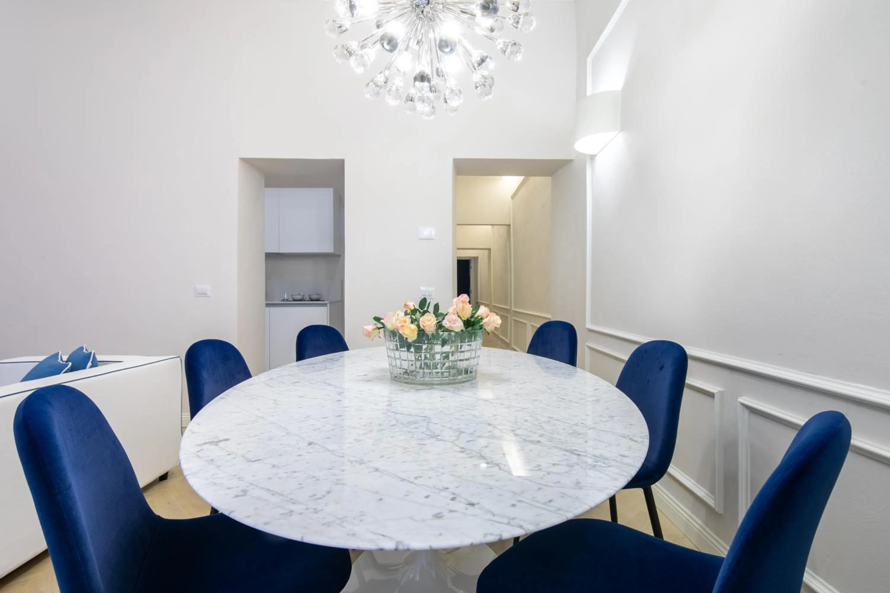 Living room in Luxury Blue Duomo by Mmega