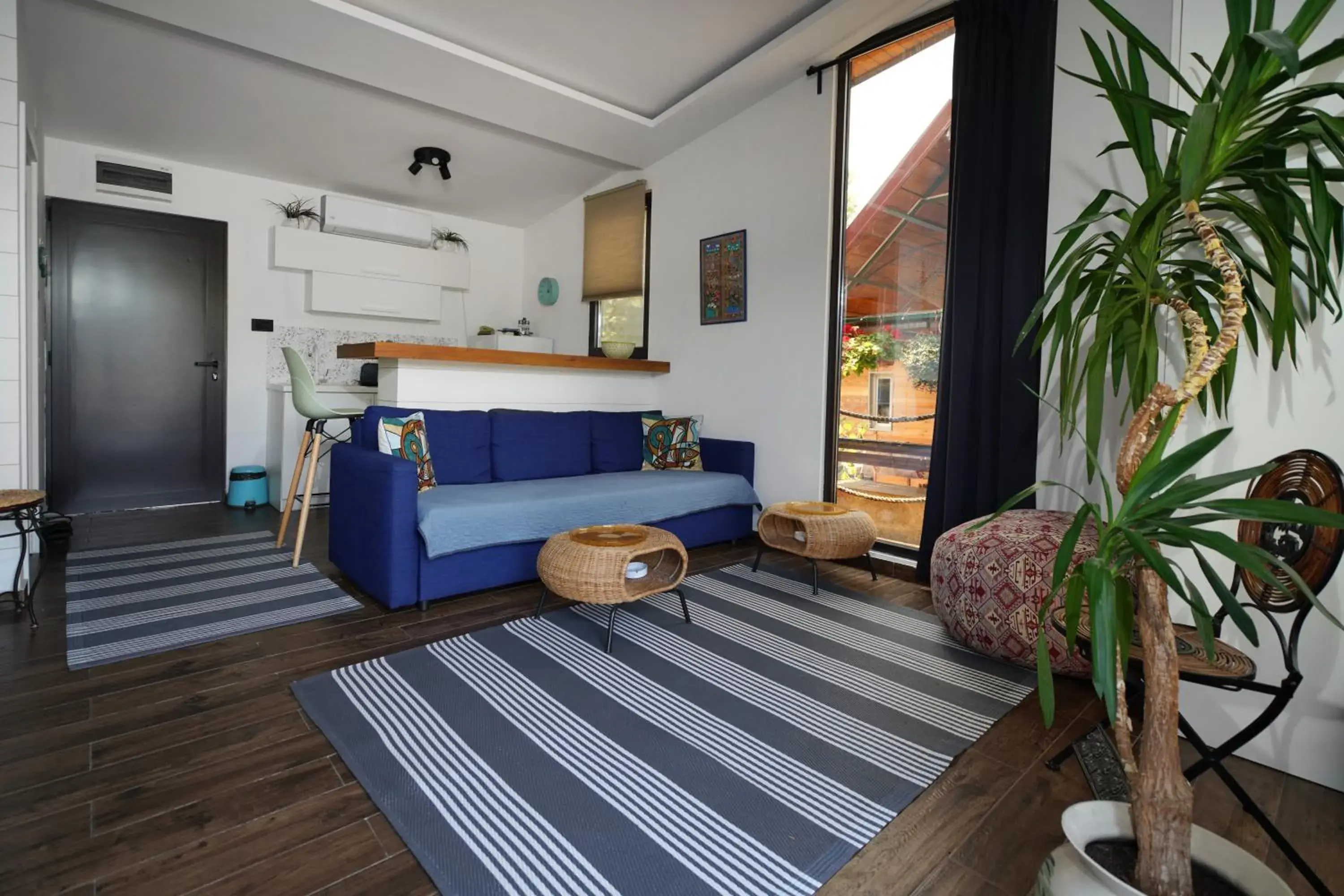TV and multimedia, Bed in Beach House Belgrade TV and multimedia, Bed in Beach House Belgrade