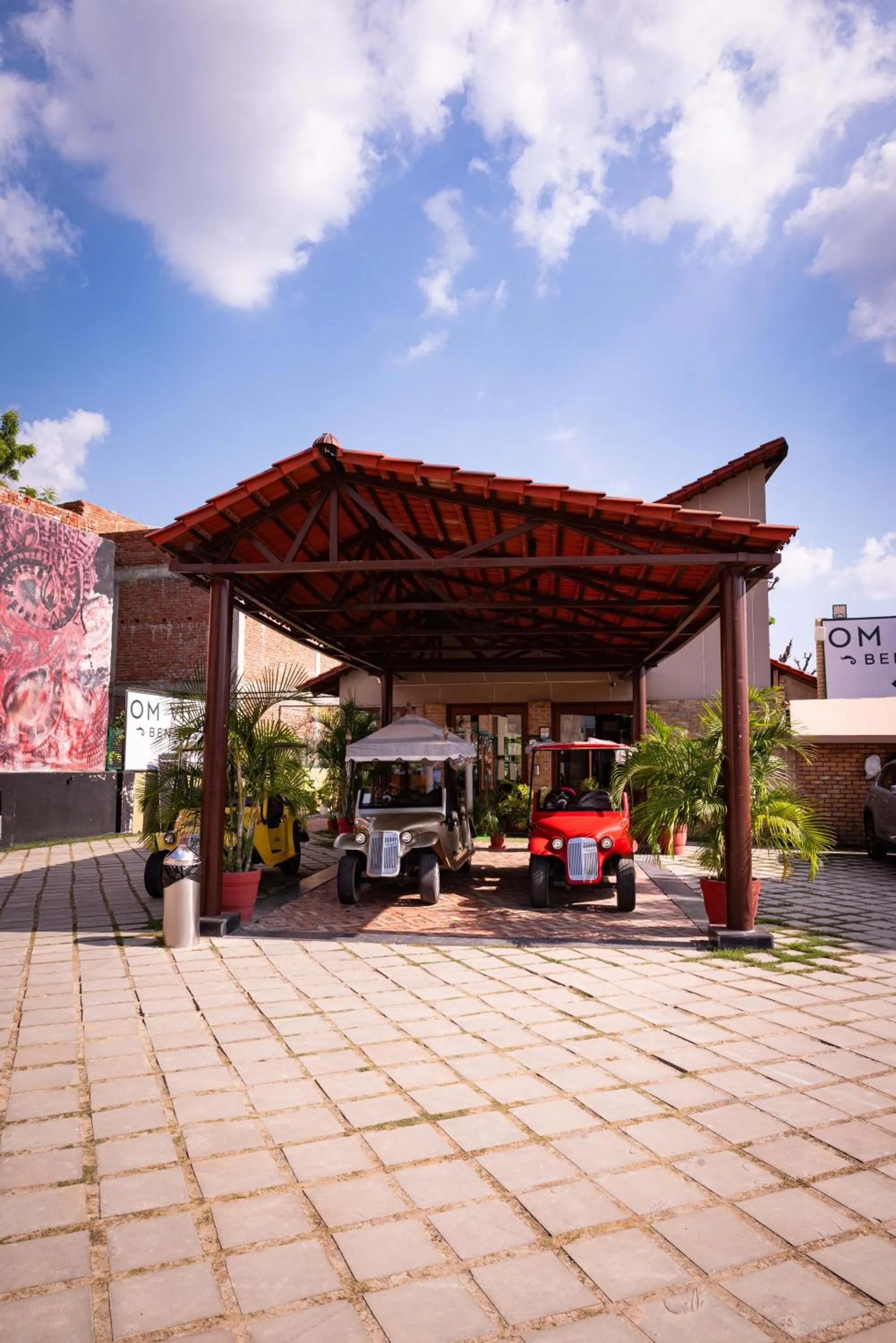 Facade/entrance in Om Vilas Benares, Varanasi