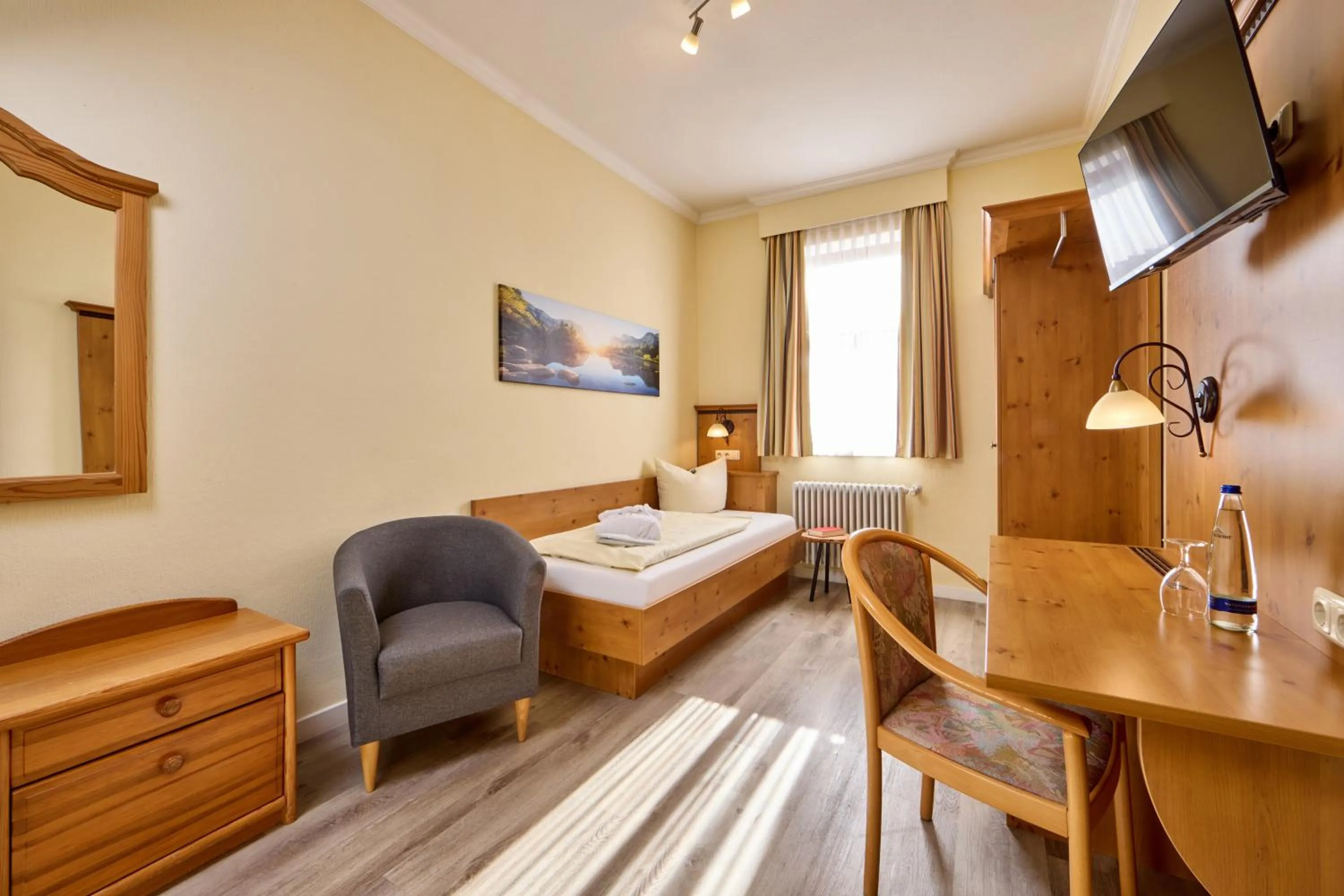 Bed in Hotel Vier Jahreszeiten