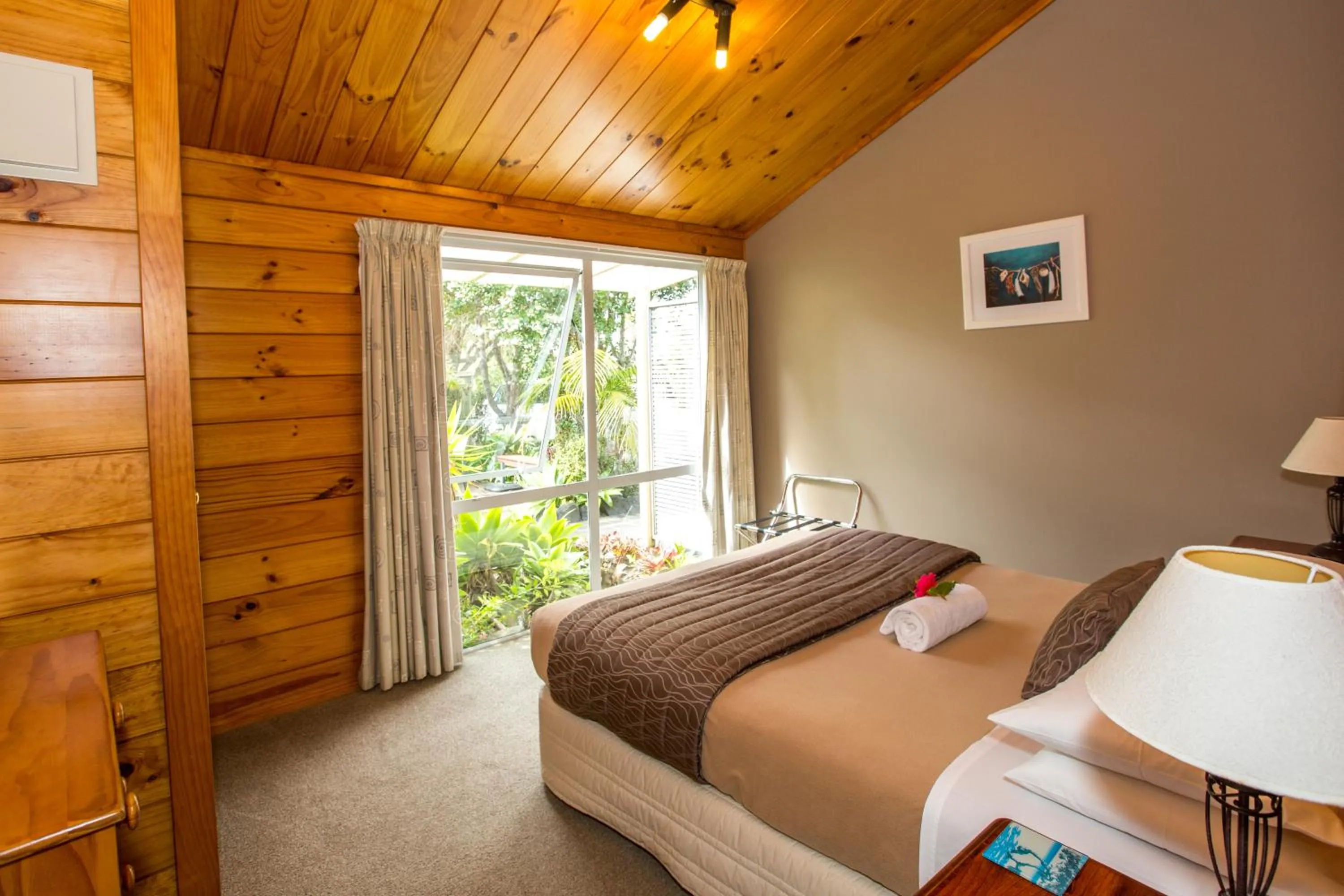 Bedroom, Bed in Tatahi Lodge Beach Resort