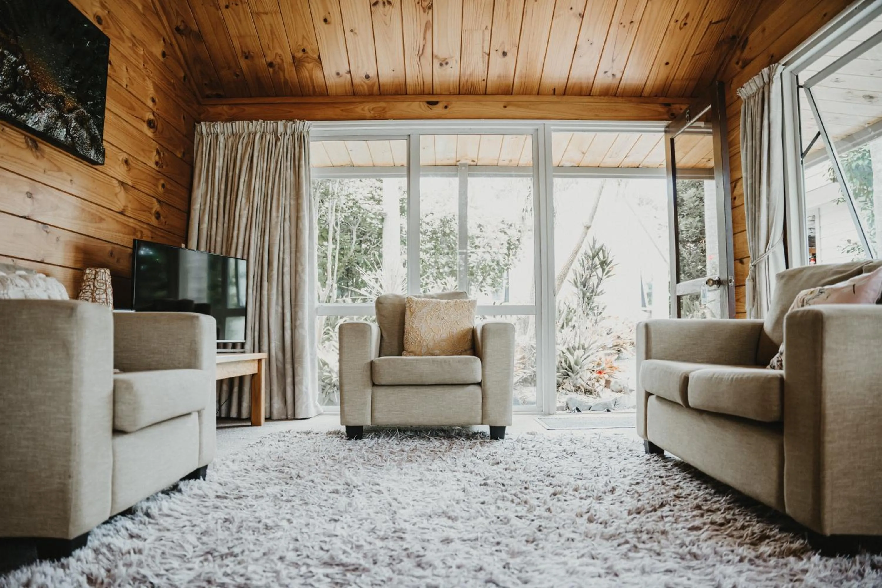 Living room in Tatahi Lodge Beach Resort
