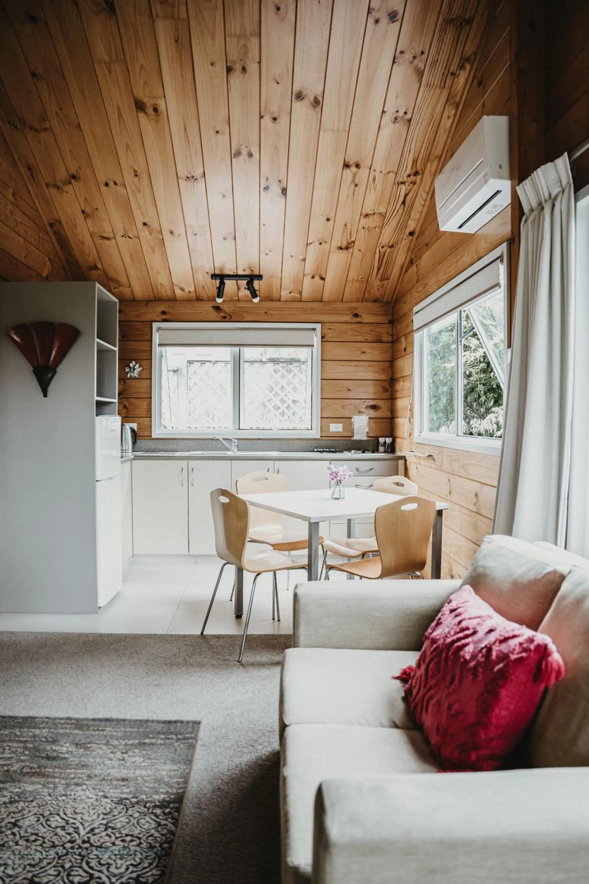 Living room in Tatahi Lodge Beach Resort