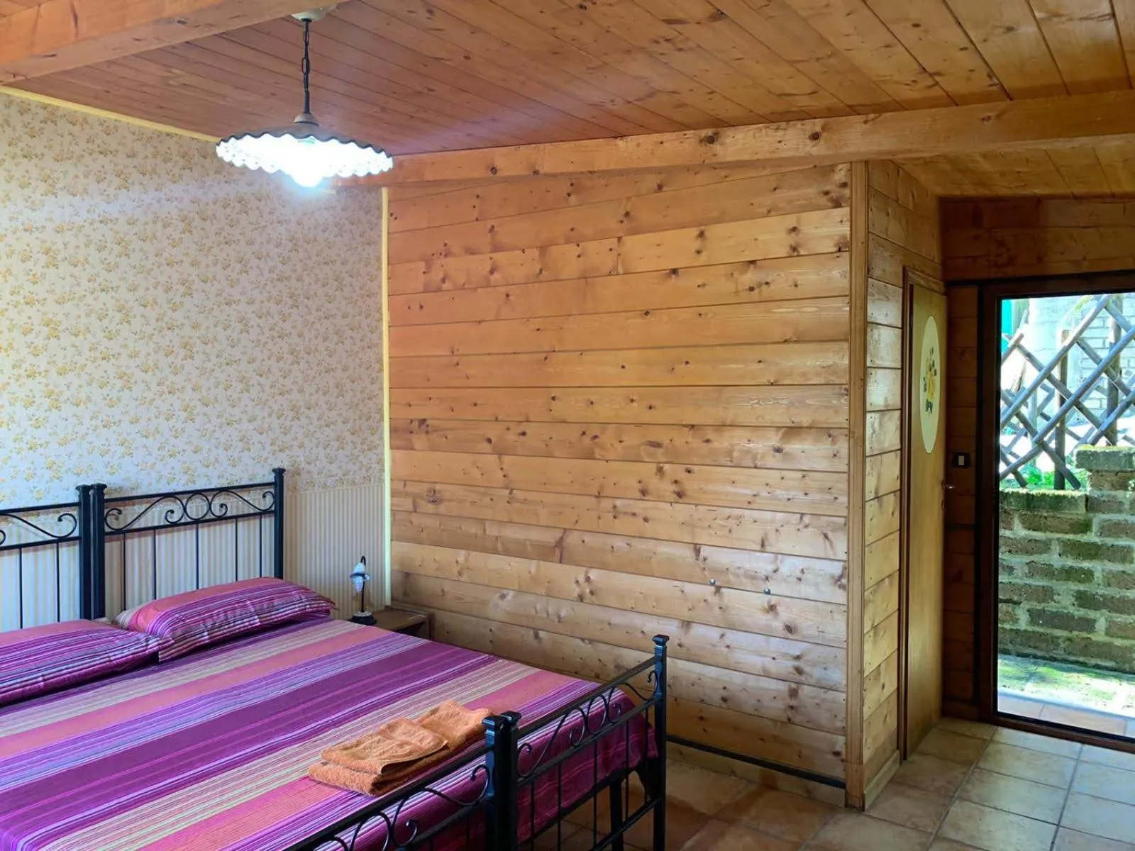 Bed in Night in the Wood Sorbo