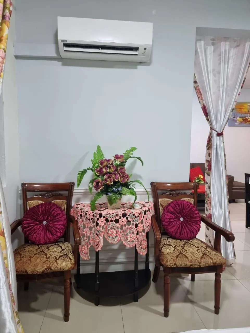 Seating area in Vista Royal Homestay