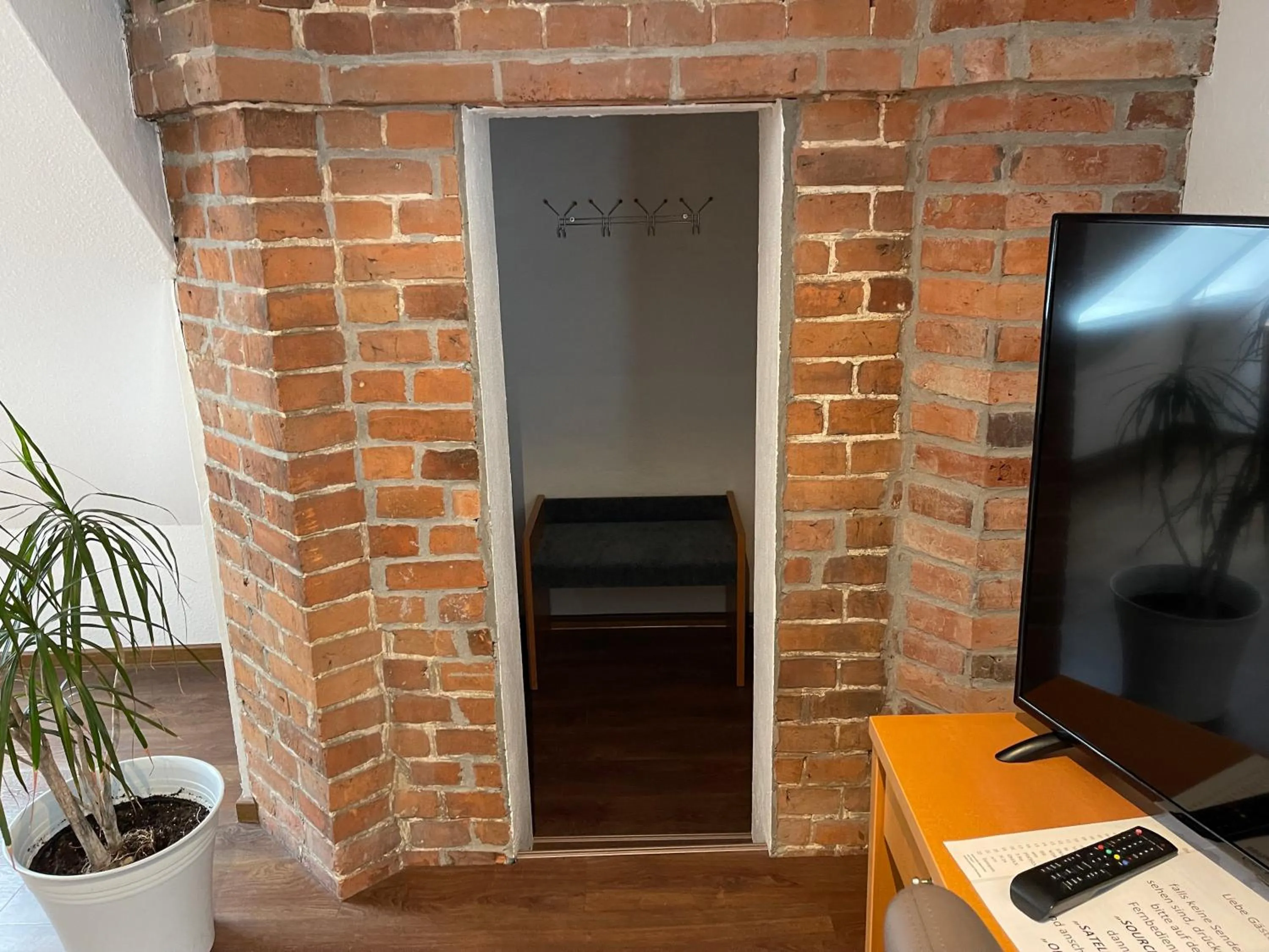 wardrobe in Hotel Luther Birke Wittenberg