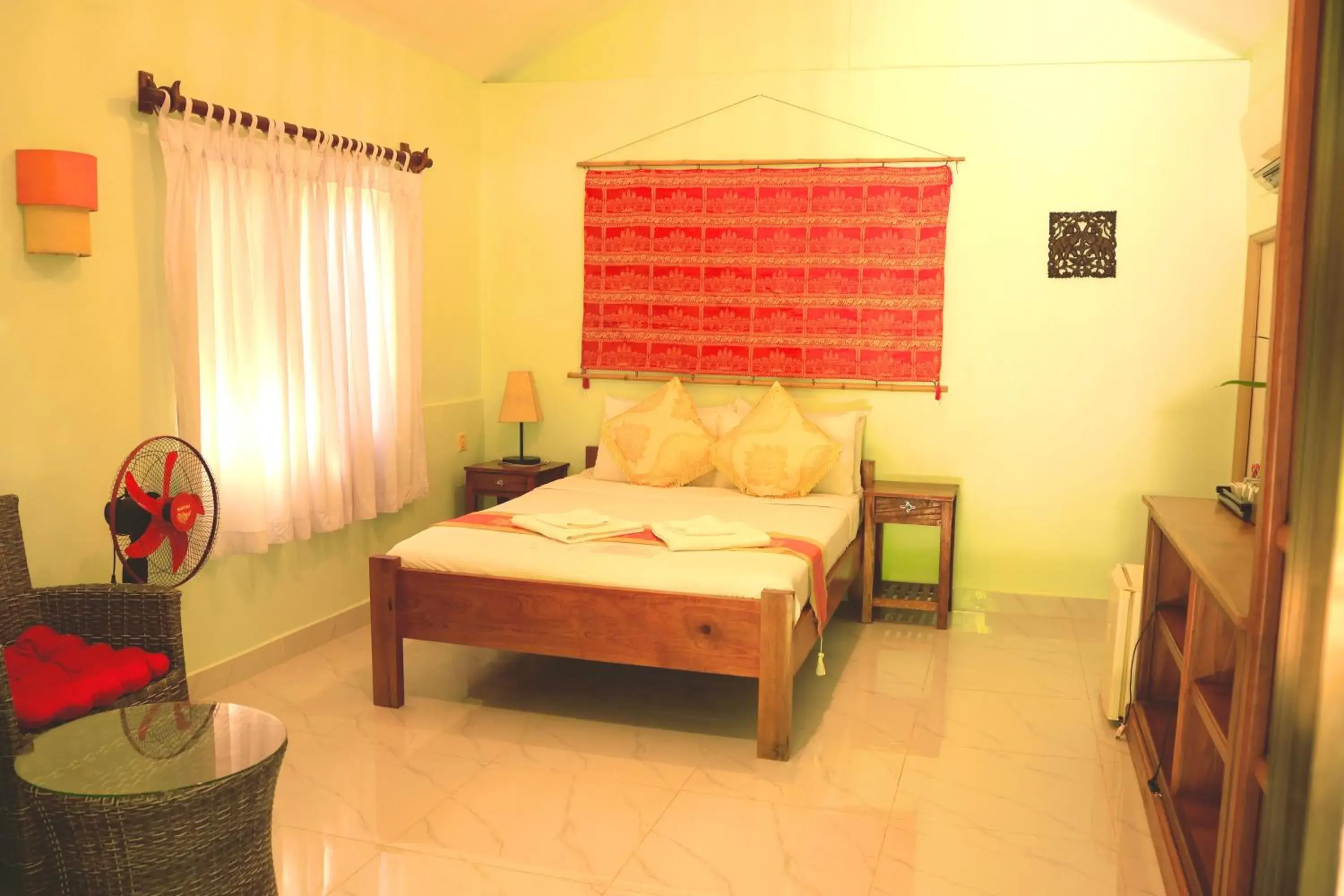 air conditioner, Bed in Bird of Paradise Bungalows air conditioner, Bed in Bird of Paradise Bungalows