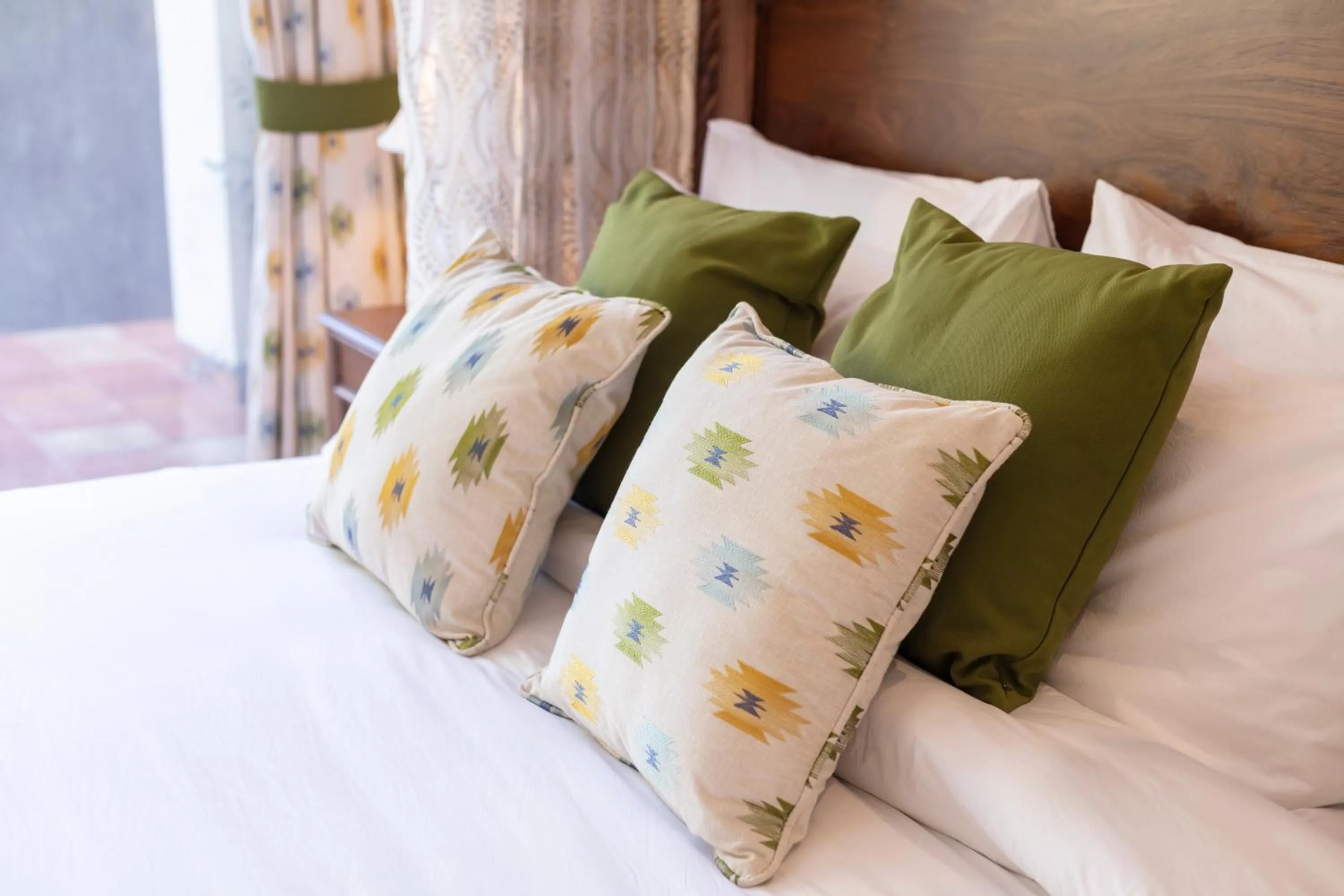 Bed in Suryavilas Luxury Resort & Spa