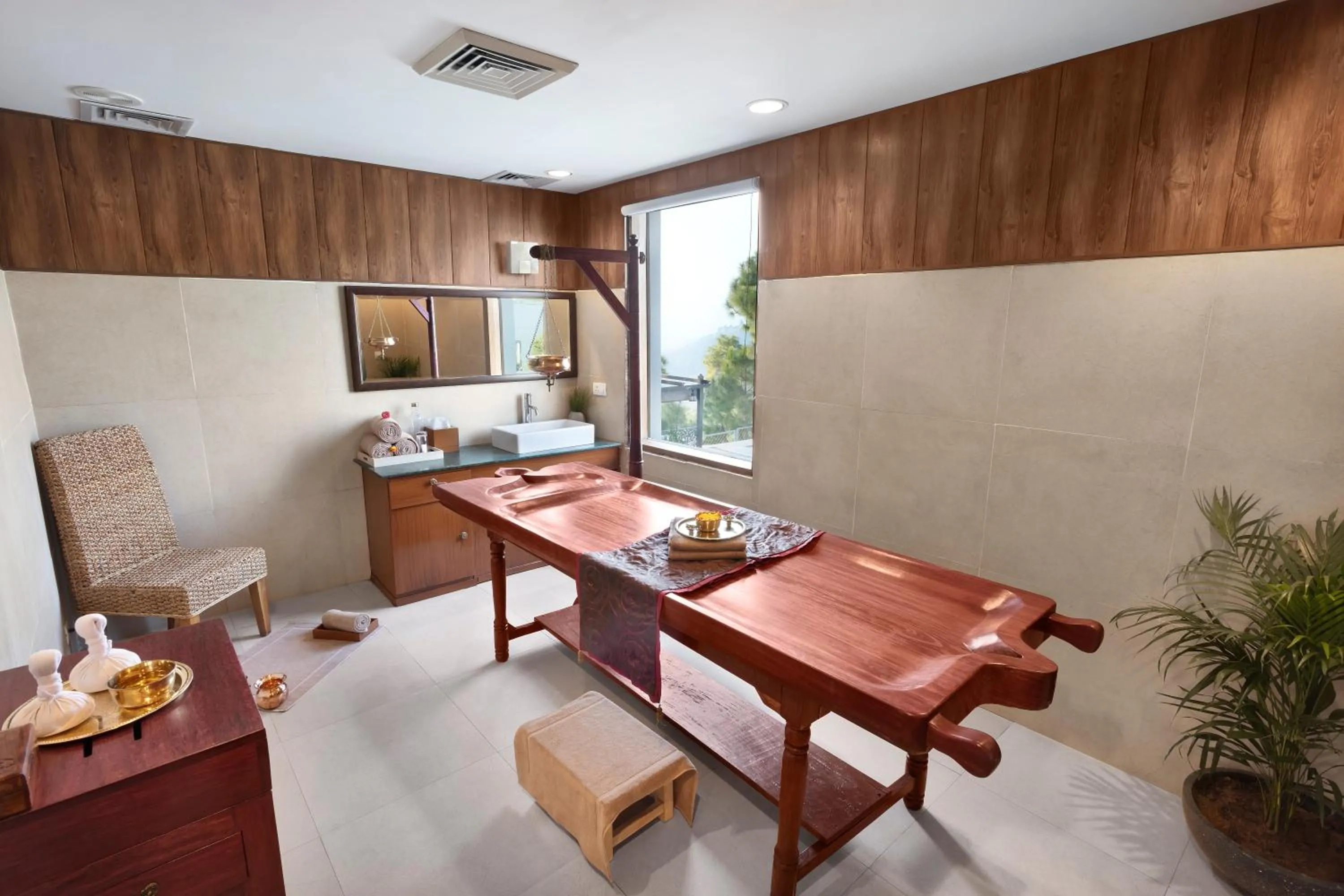 Massage in Suryavilas Luxury Resort & Spa