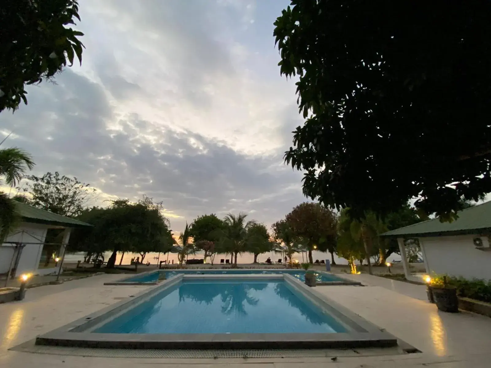 Swimming pool in Sylvia Hotel & Resort Komodo Swimming pool in Sylvia Hotel & Resort Komodo