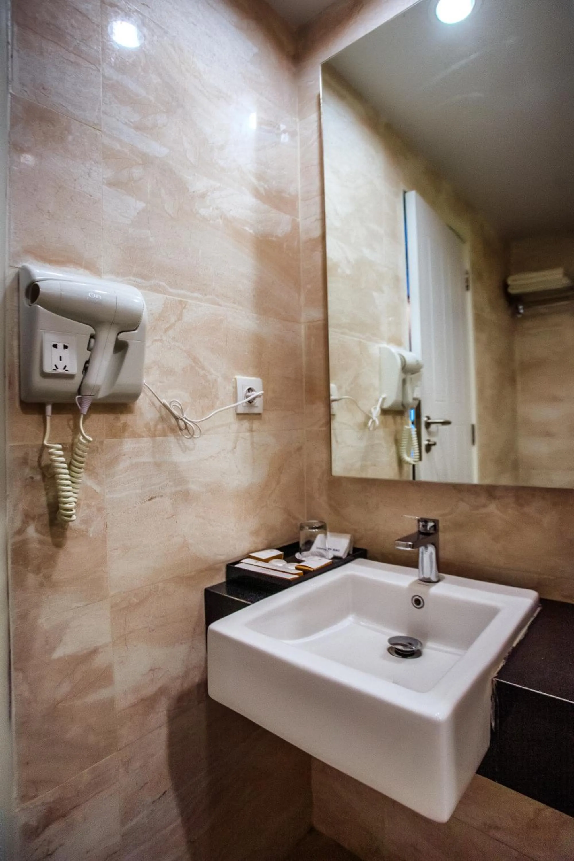 Bathroom in Sylvia Hotel & Resort Komodo