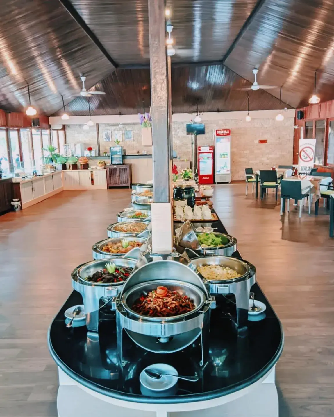 Restaurant/places to eat in Sylvia Hotel & Resort Komodo Restaurant/places to eat in Sylvia Hotel & Resort Komodo