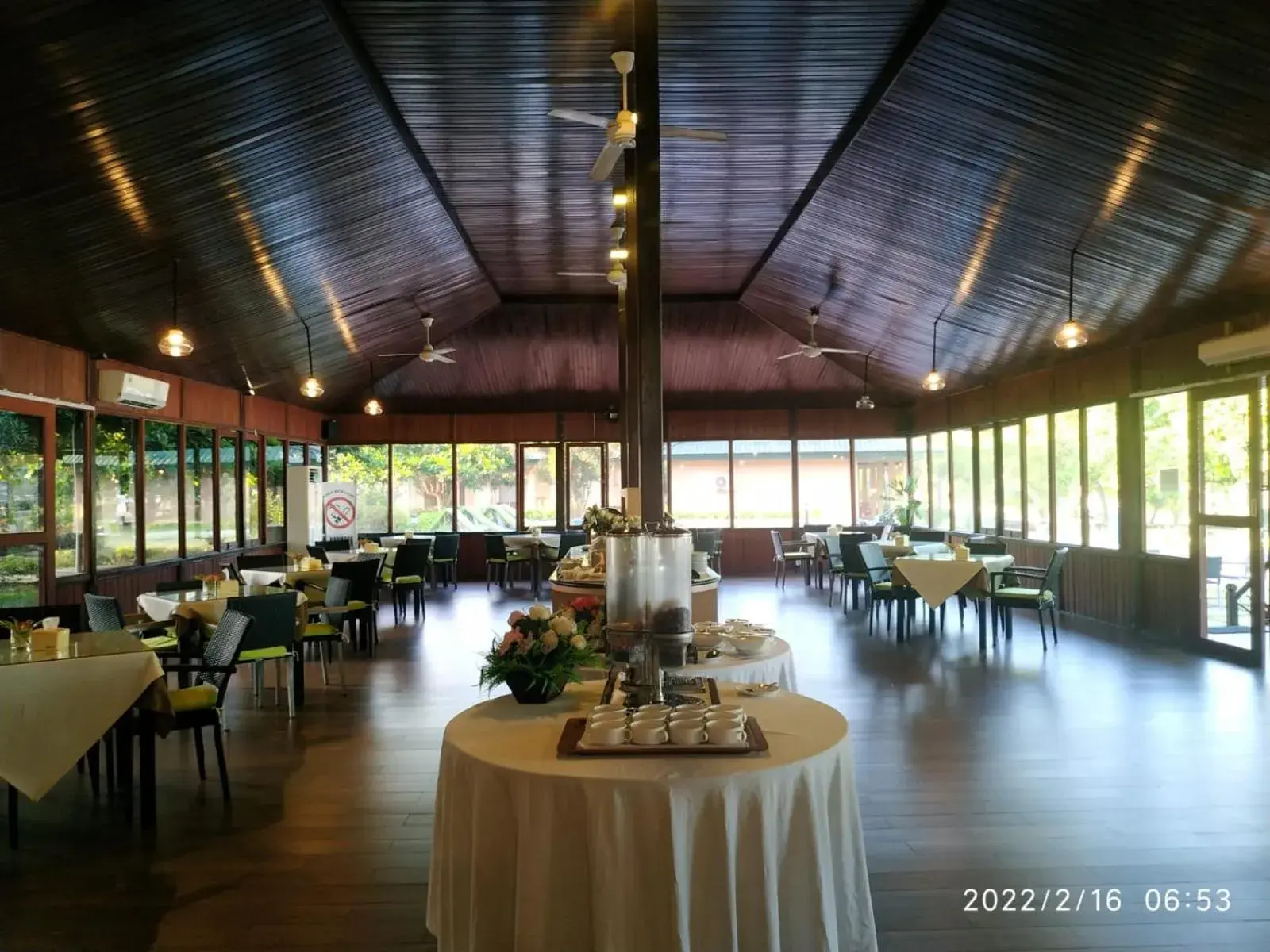 Restaurant/places to eat in Sylvia Hotel & Resort Komodo Restaurant/places to eat in Sylvia Hotel & Resort Komodo