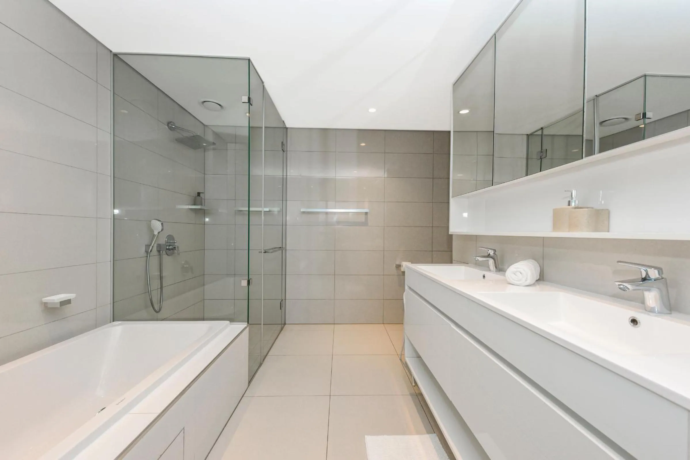 Shower in The Park Central Residence - WITH GENERATOR