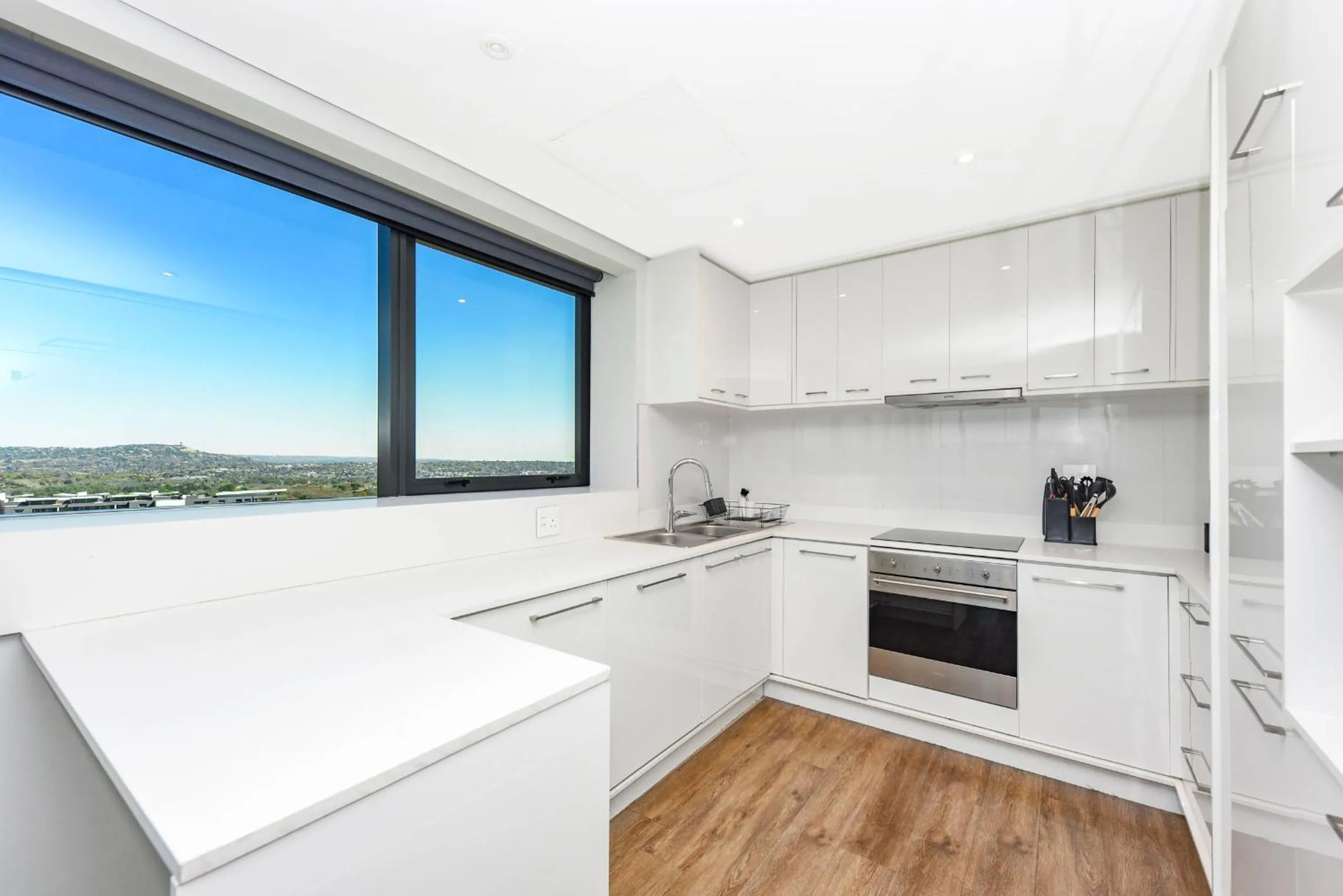 Kitchen or kitchenette in The Park Central Residence - WITH GENERATOR
