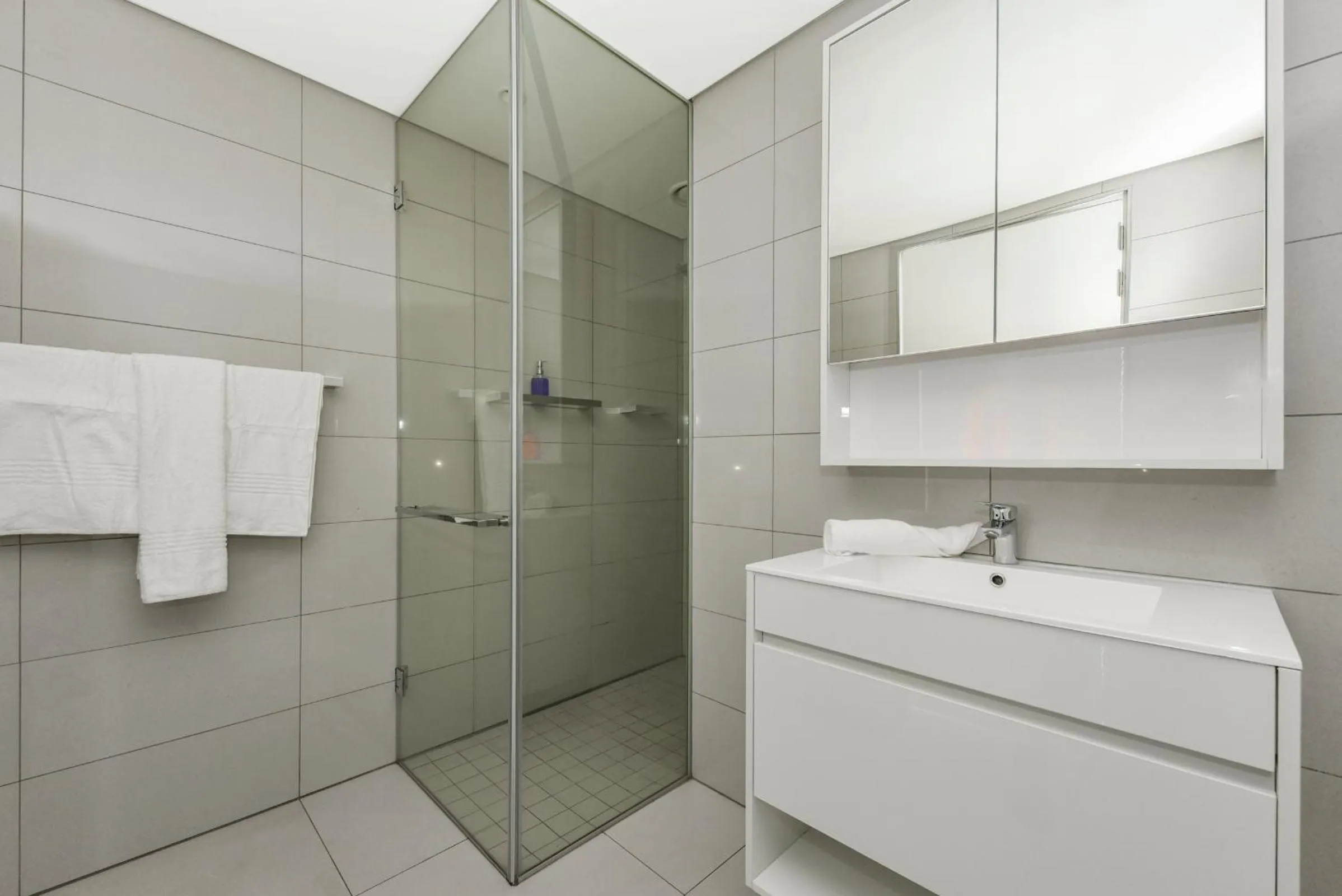 Shower in The Park Central Residence - WITH GENERATOR