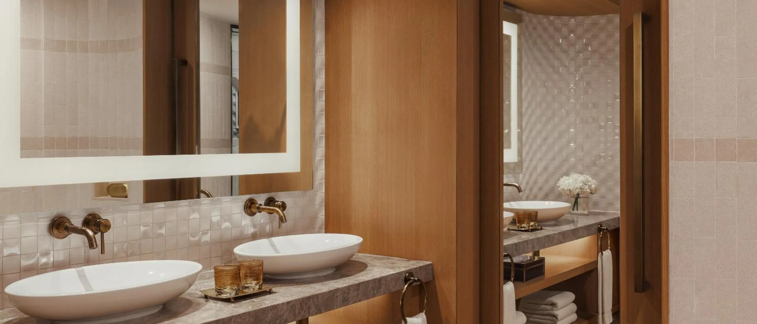 Bathroom in Jumeirah Beach Hotel Dubai