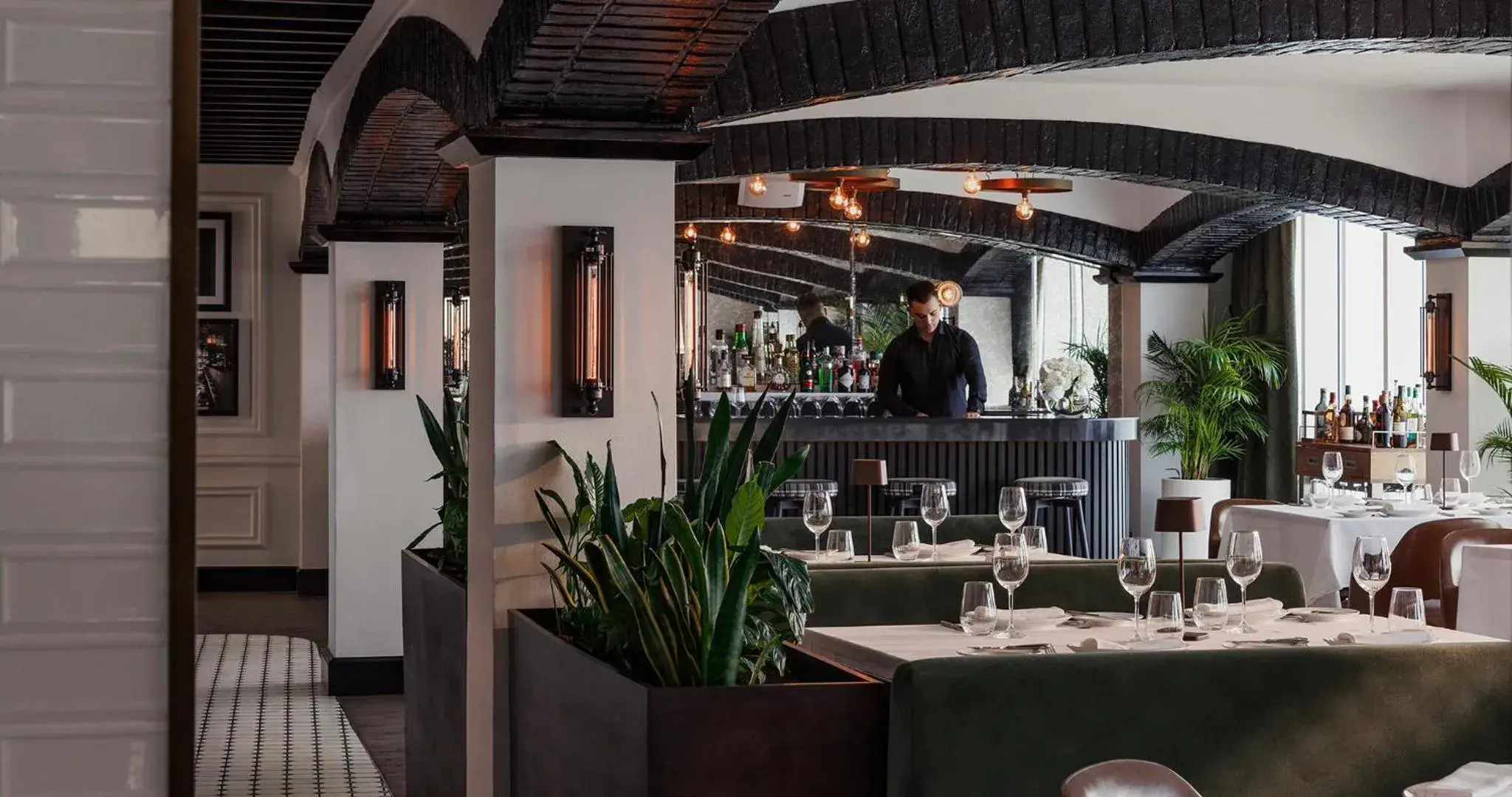 Restaurant/places to eat in Jumeirah Beach Hotel Dubai Restaurant/places to eat in Jumeirah Beach Hotel Dubai