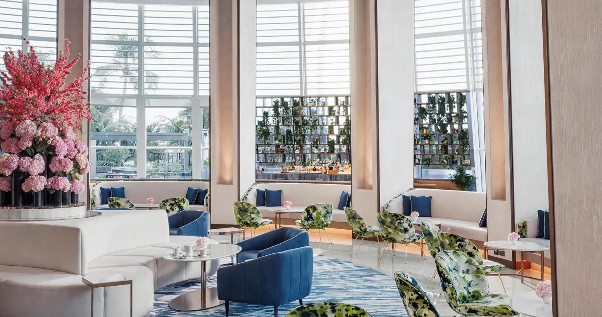 Lounge or bar in Jumeirah Beach Hotel Dubai Lounge or bar in Jumeirah Beach Hotel Dubai