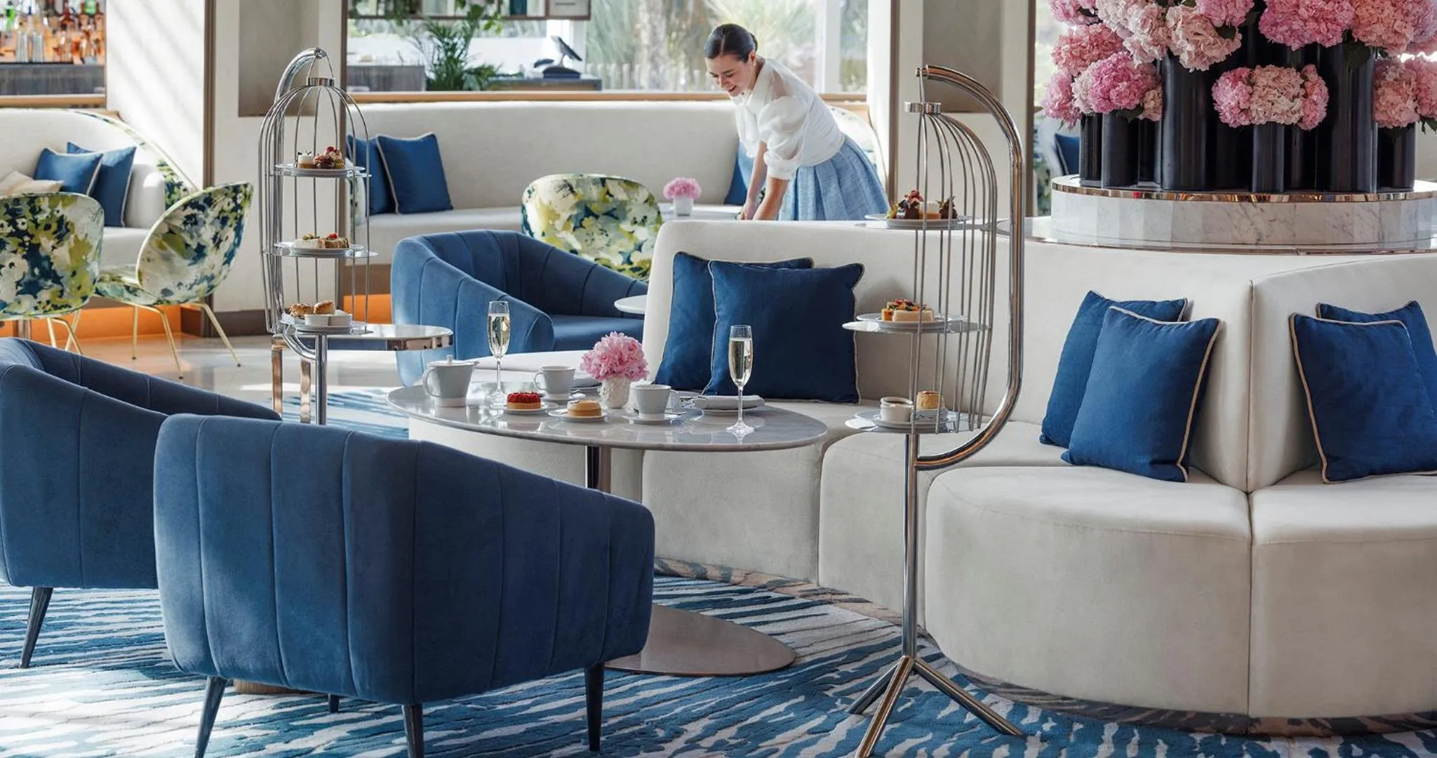 Lounge or bar in Jumeirah Beach Hotel Dubai