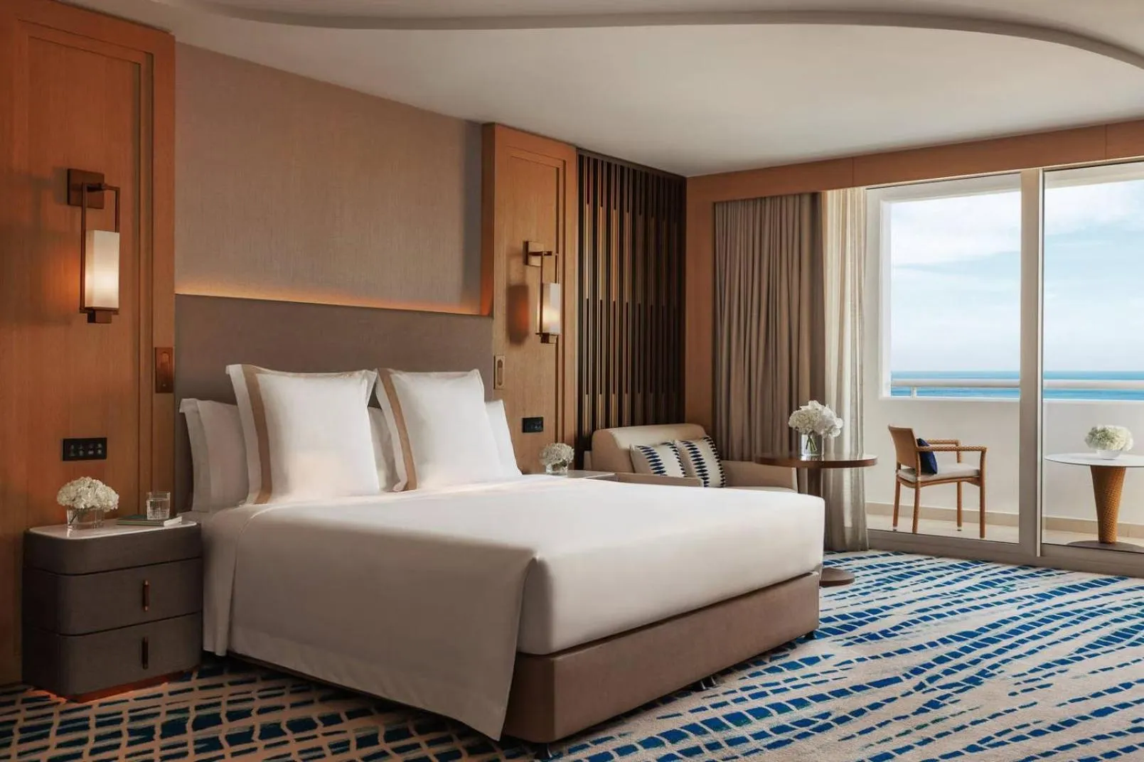 Bed in Jumeirah Beach Hotel Dubai