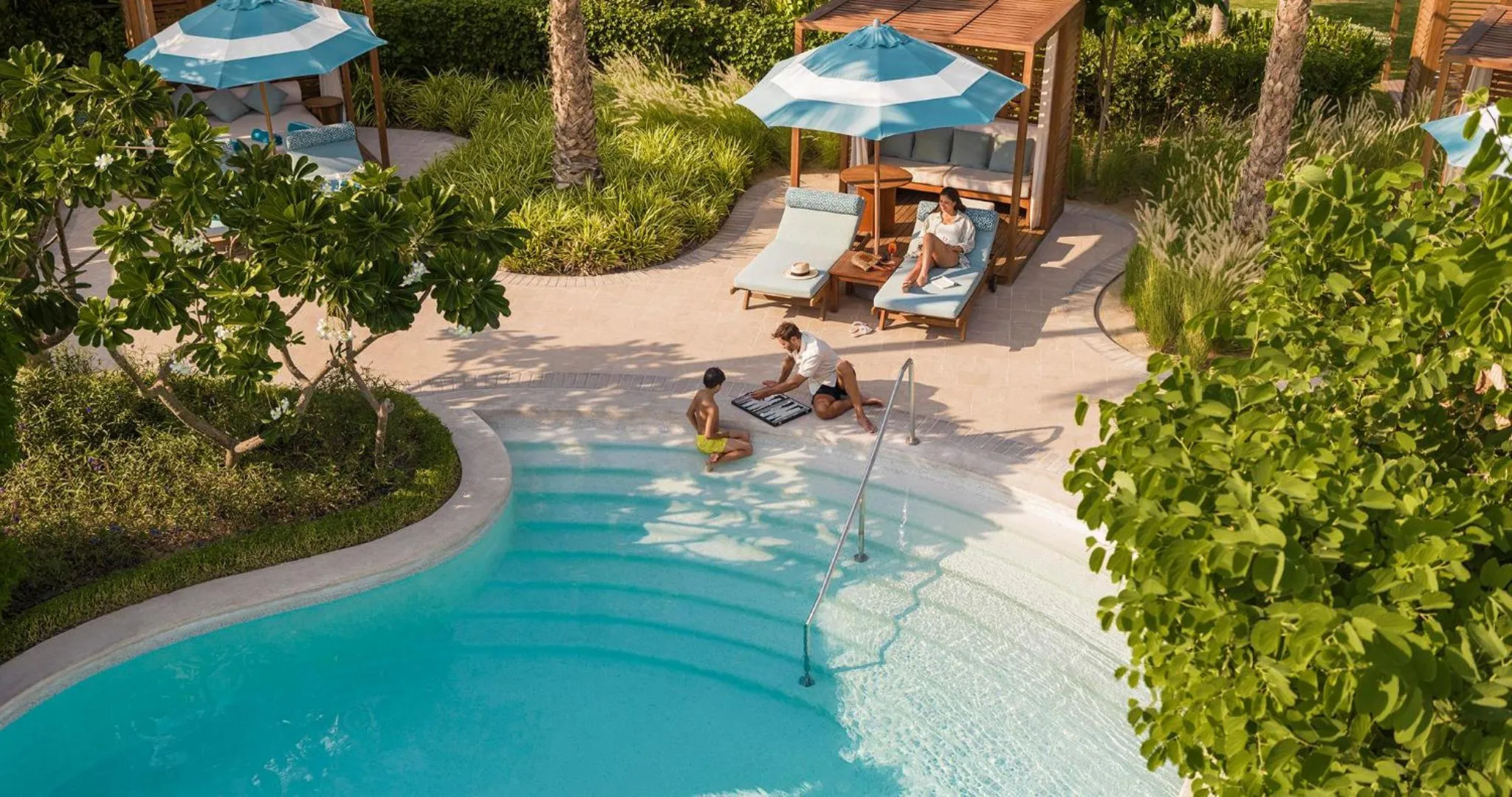 Swimming pool in Jumeirah Beach Hotel Dubai